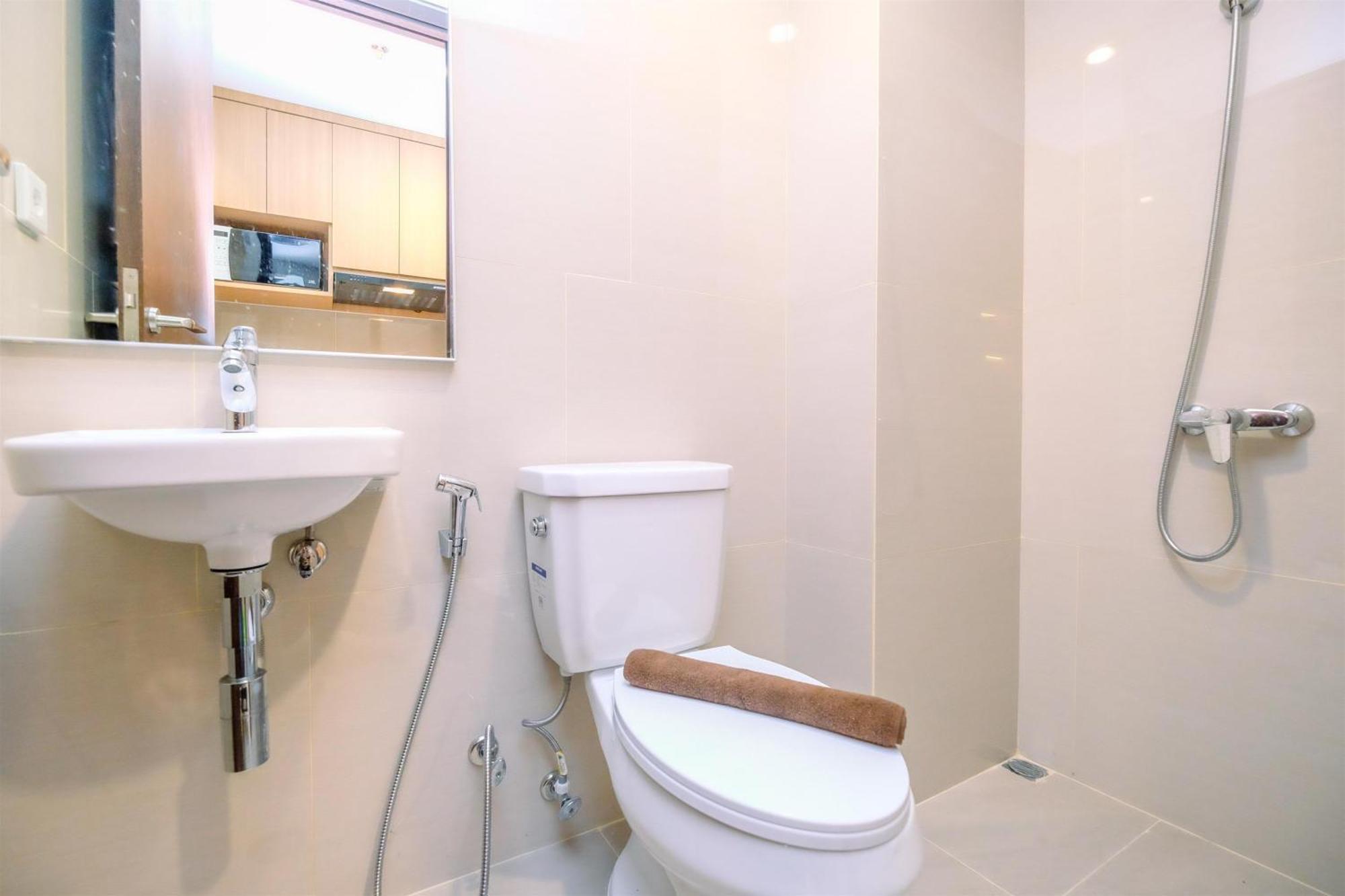 And Comfortable Vasaka Solterra By Travelio Apartment Jakarta