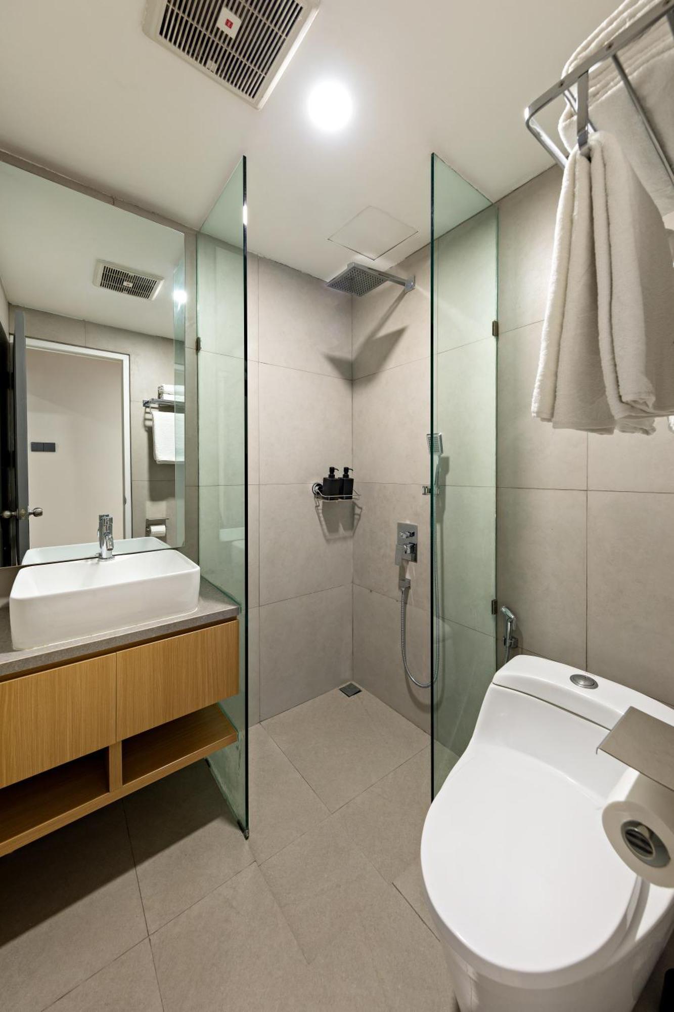 Newly Renovated 2br And Direct Mall Access Apartment Jakarta