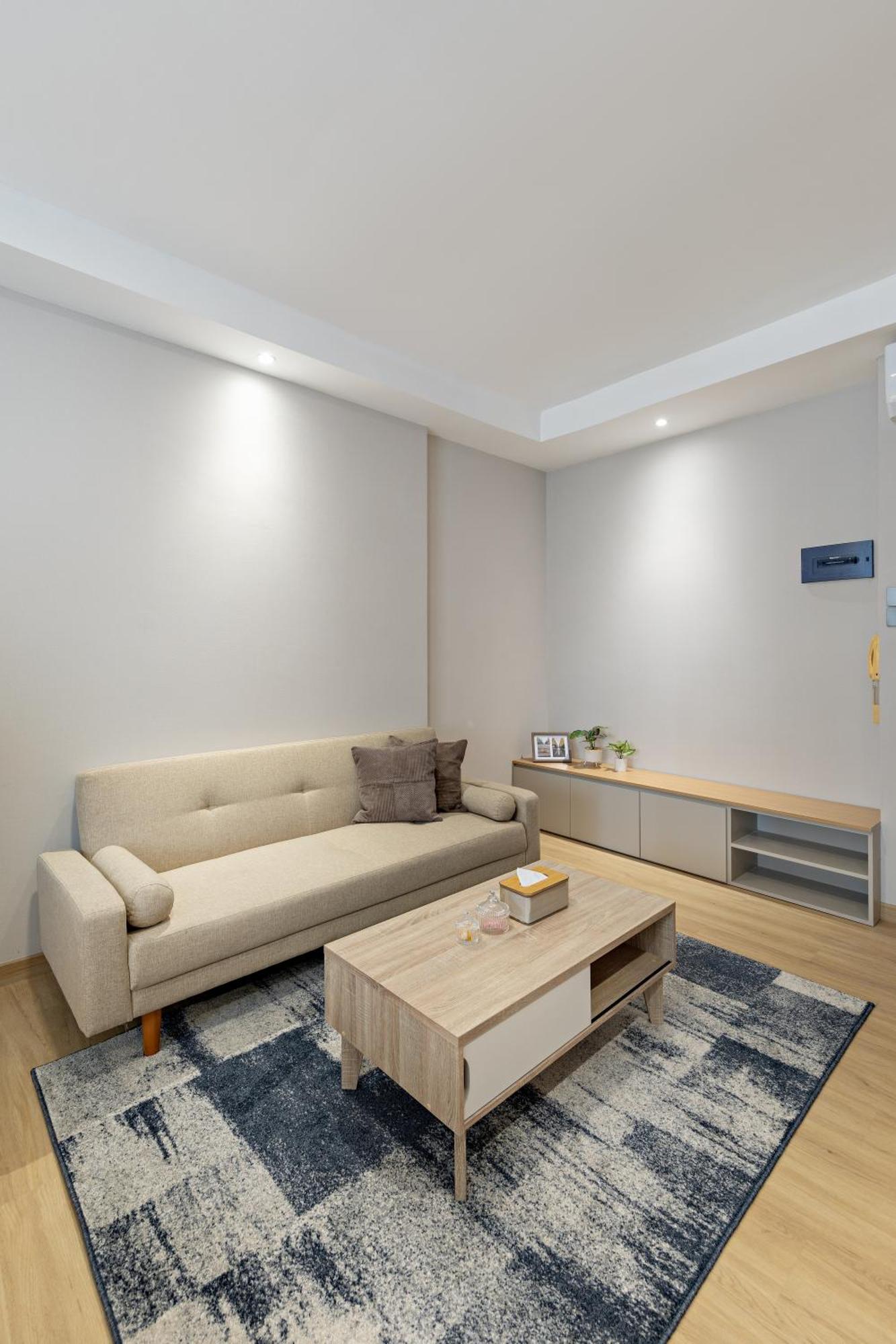 Newly Renovated 2br And Direct Mall Access *