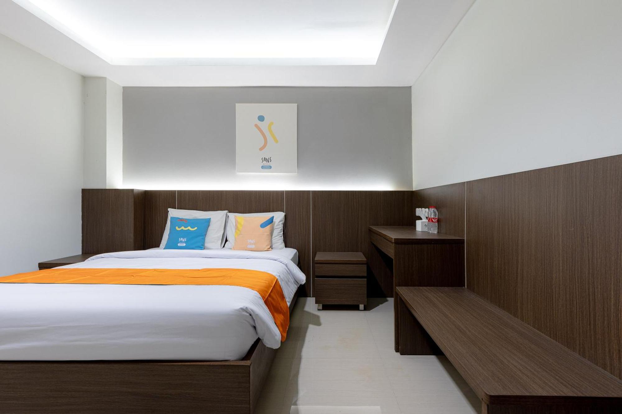 Sans Rumah Kita Daan Mogot Hotel 3*