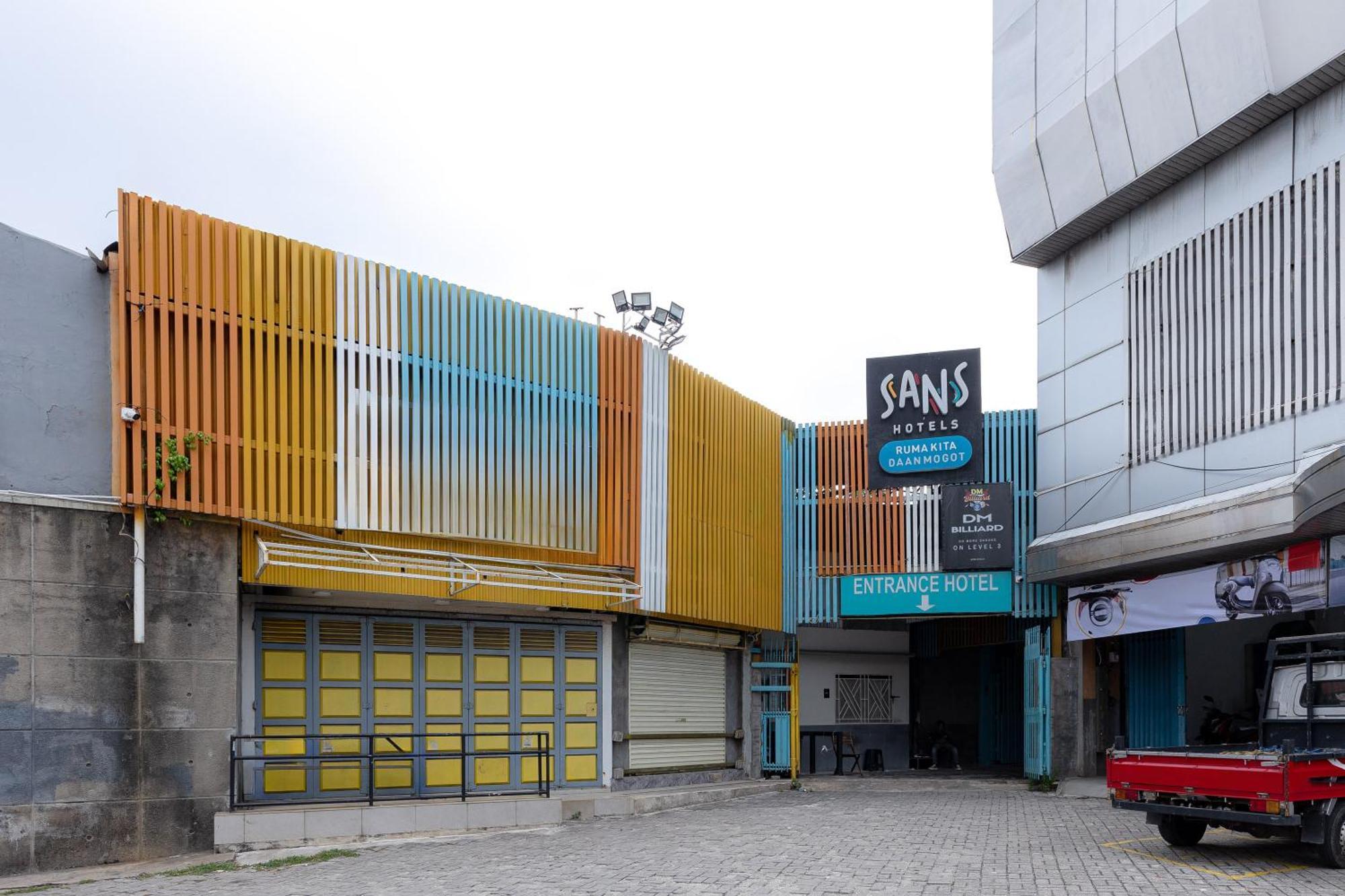 Hotel Sans Rumah Kita Daan Mogot Jakarta