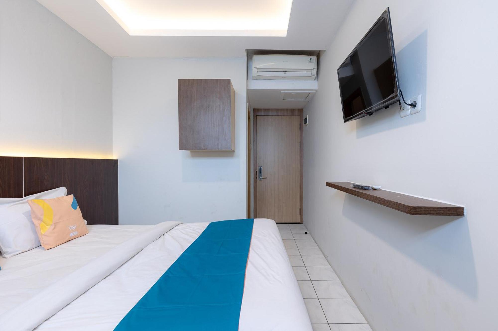 Sans Rumah Kita Daan Mogot Hotel