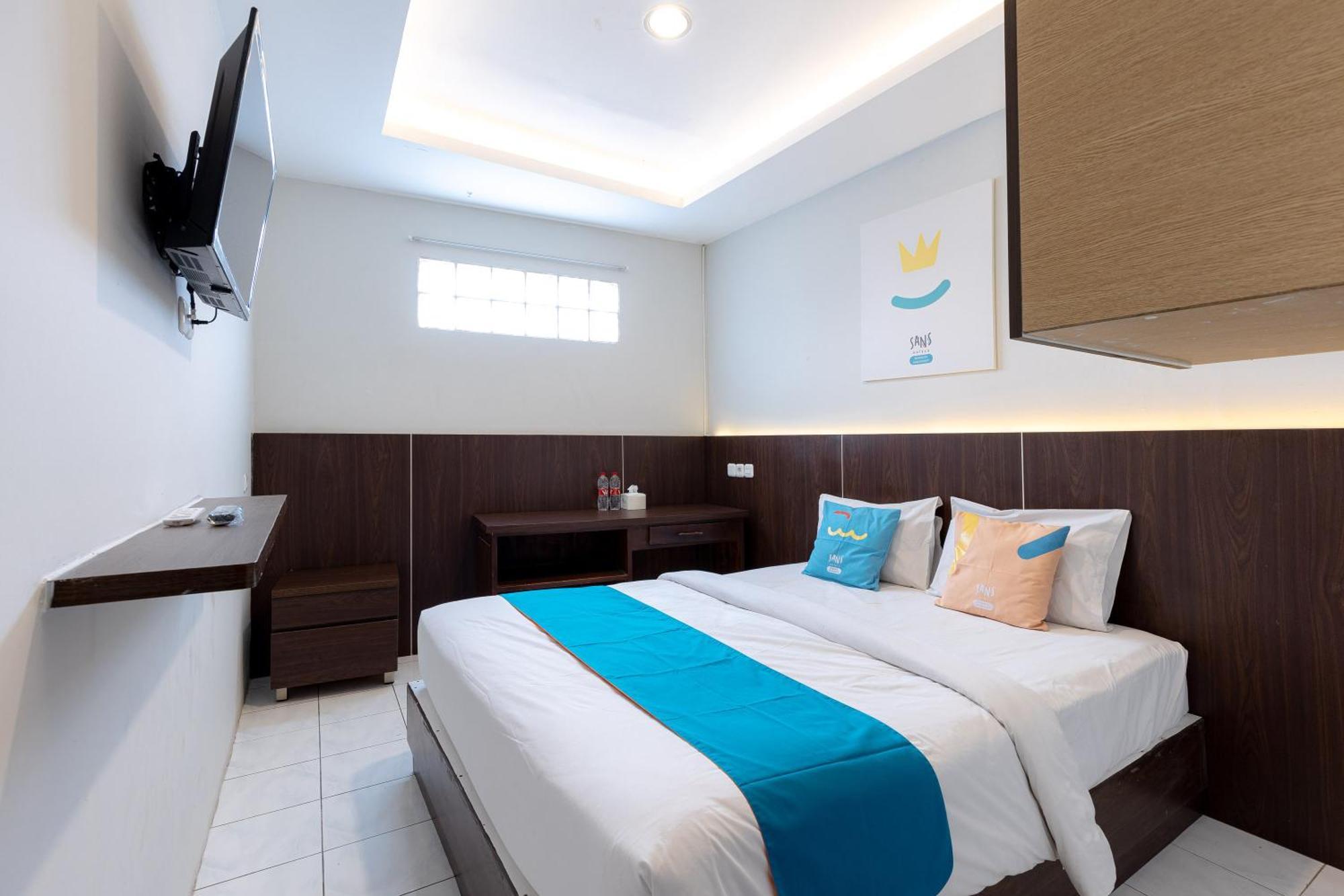 Sans Rumah Kita Daan Mogot Hotel 3*