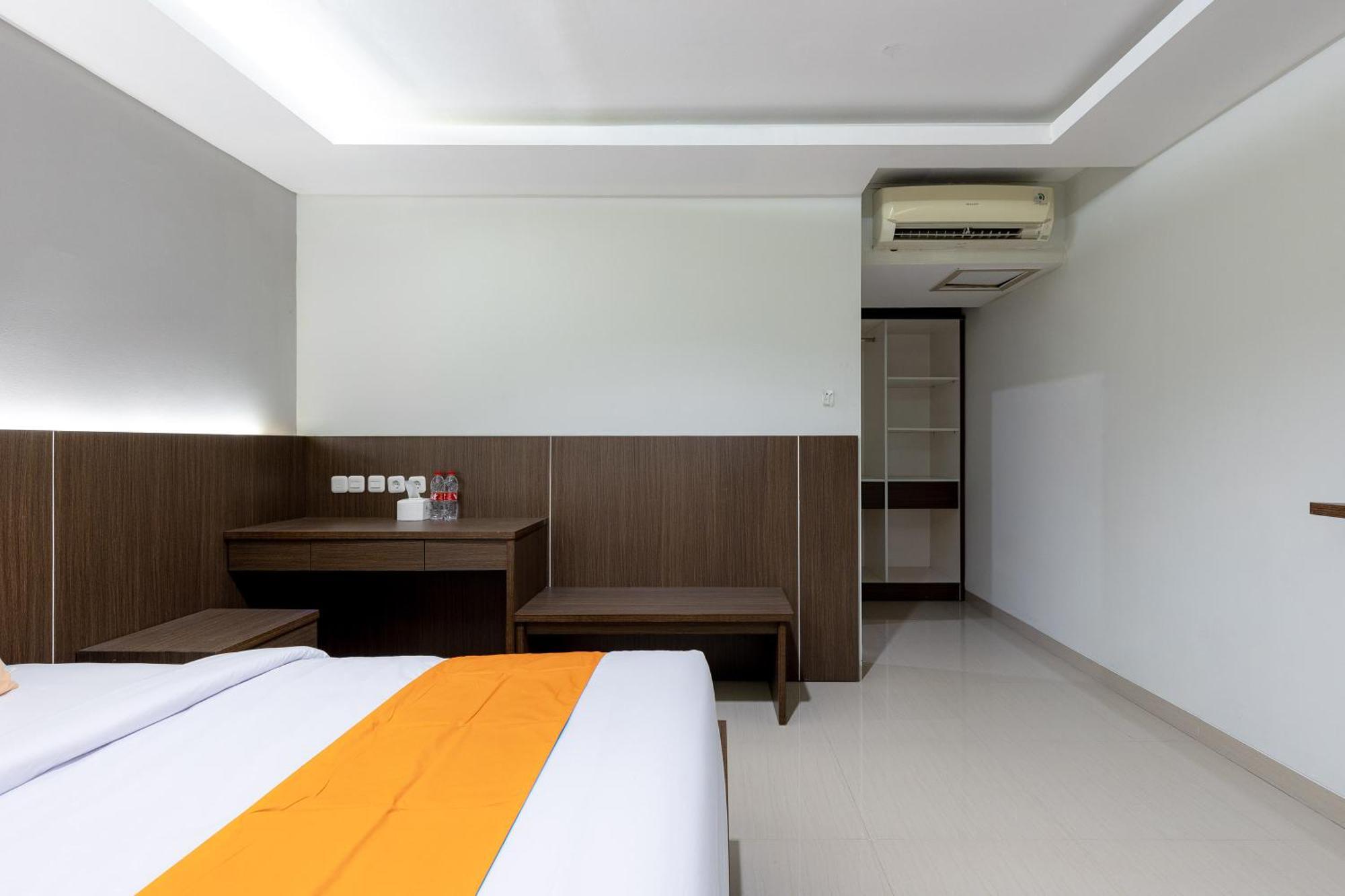 Hotel Sans Rumah Kita Daan Mogot Jakarta