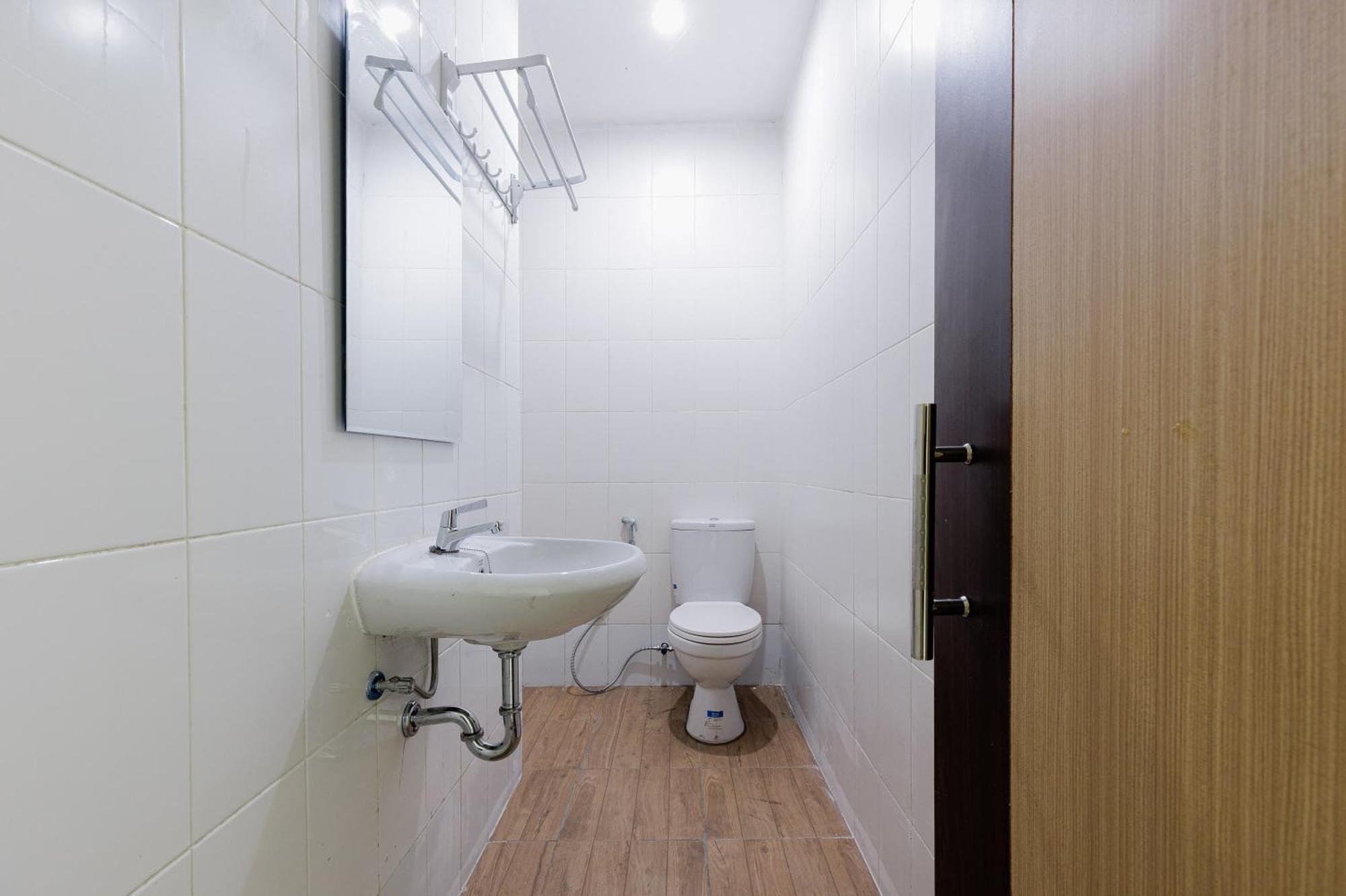 Sans Rumah Kita Daan Mogot Hotel 3*