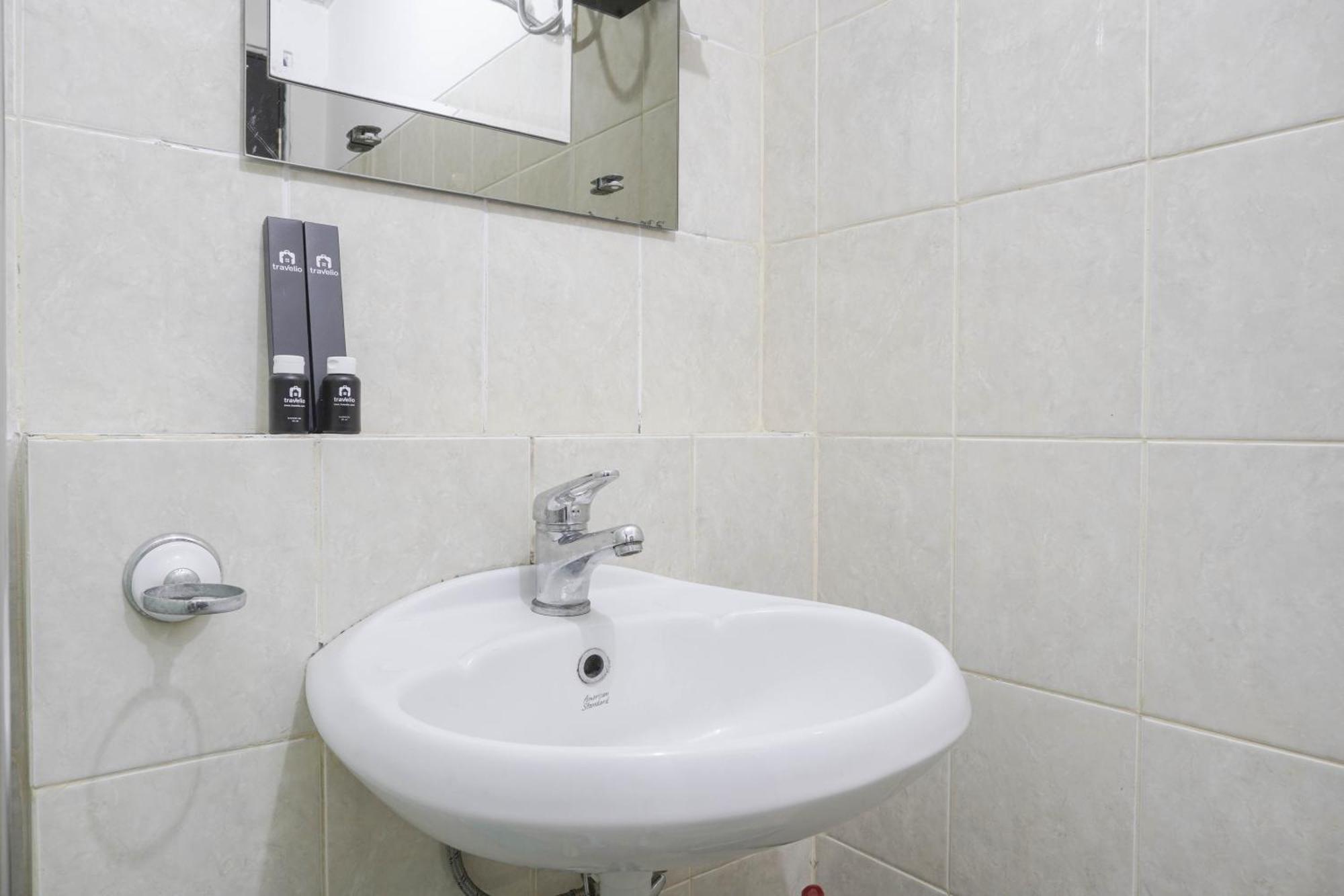 Well Appointed 1br At The Wave Kuningan By Travelio