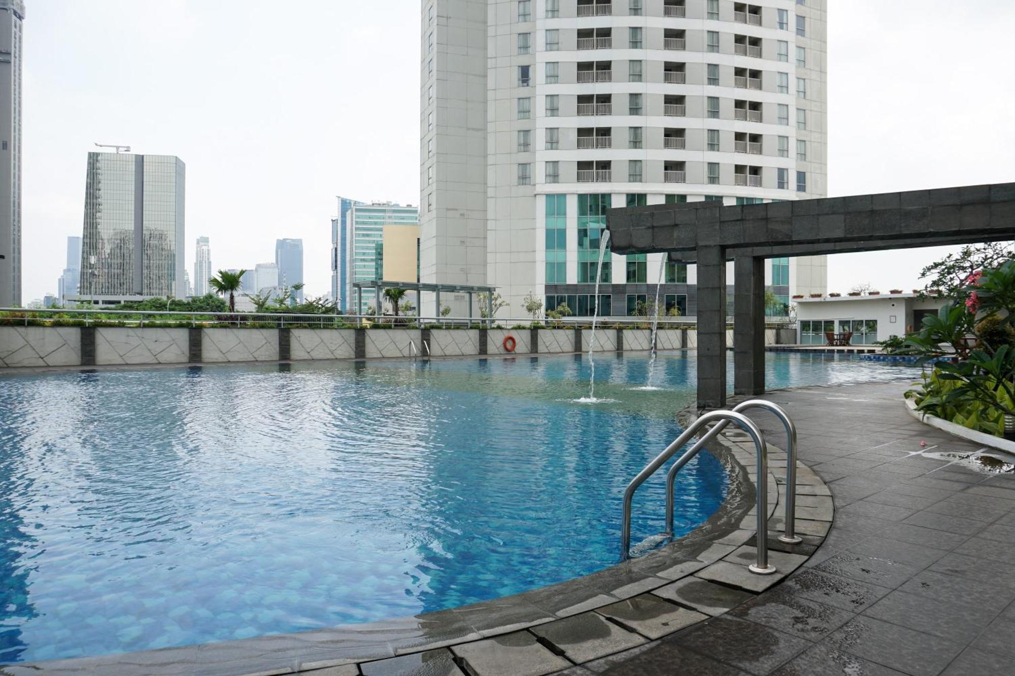 Well Appointed 1br At The Wave Kuningan By Travelio Jakarta