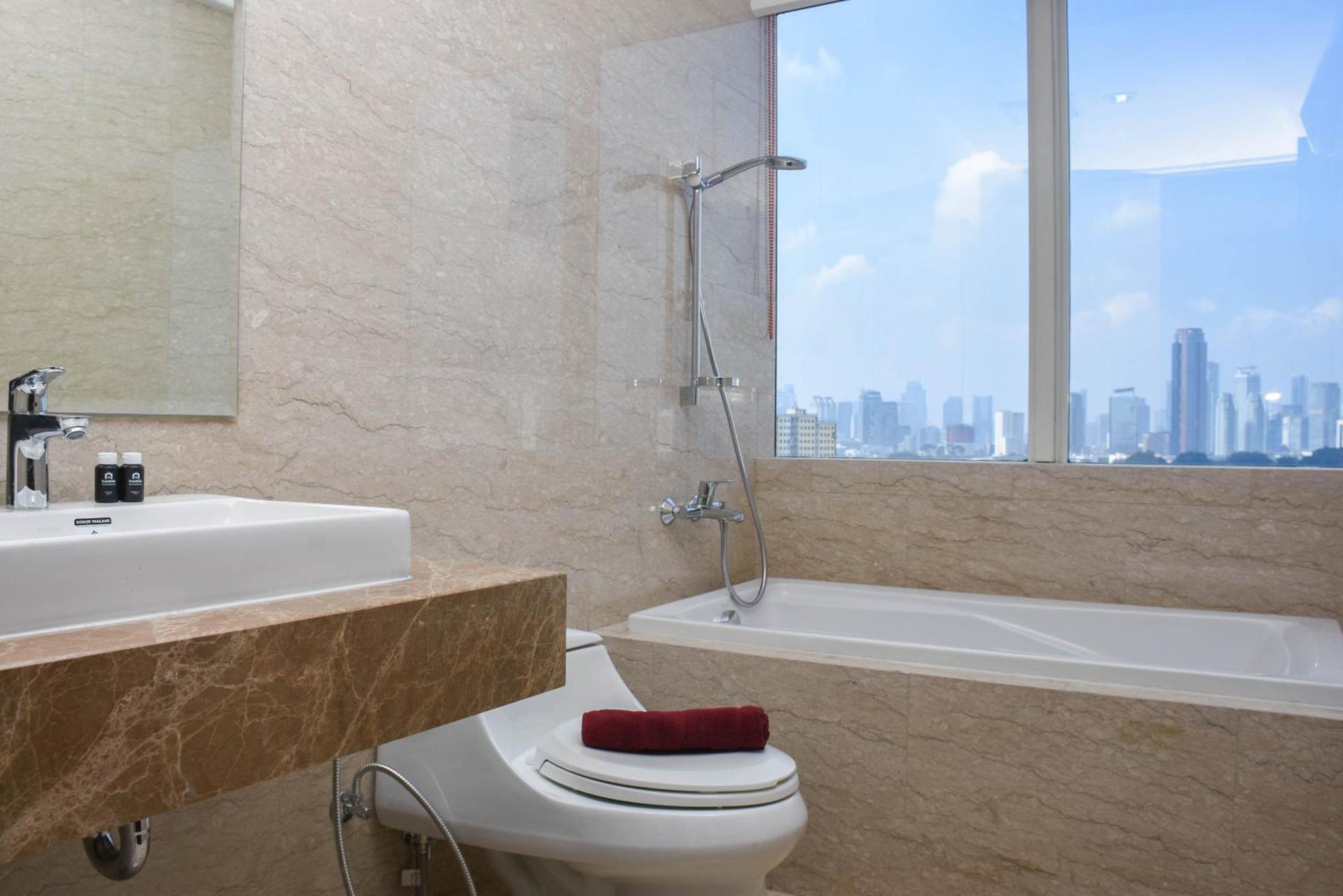 Appartement And Spacious 3br At Menteng Park By Travelio *