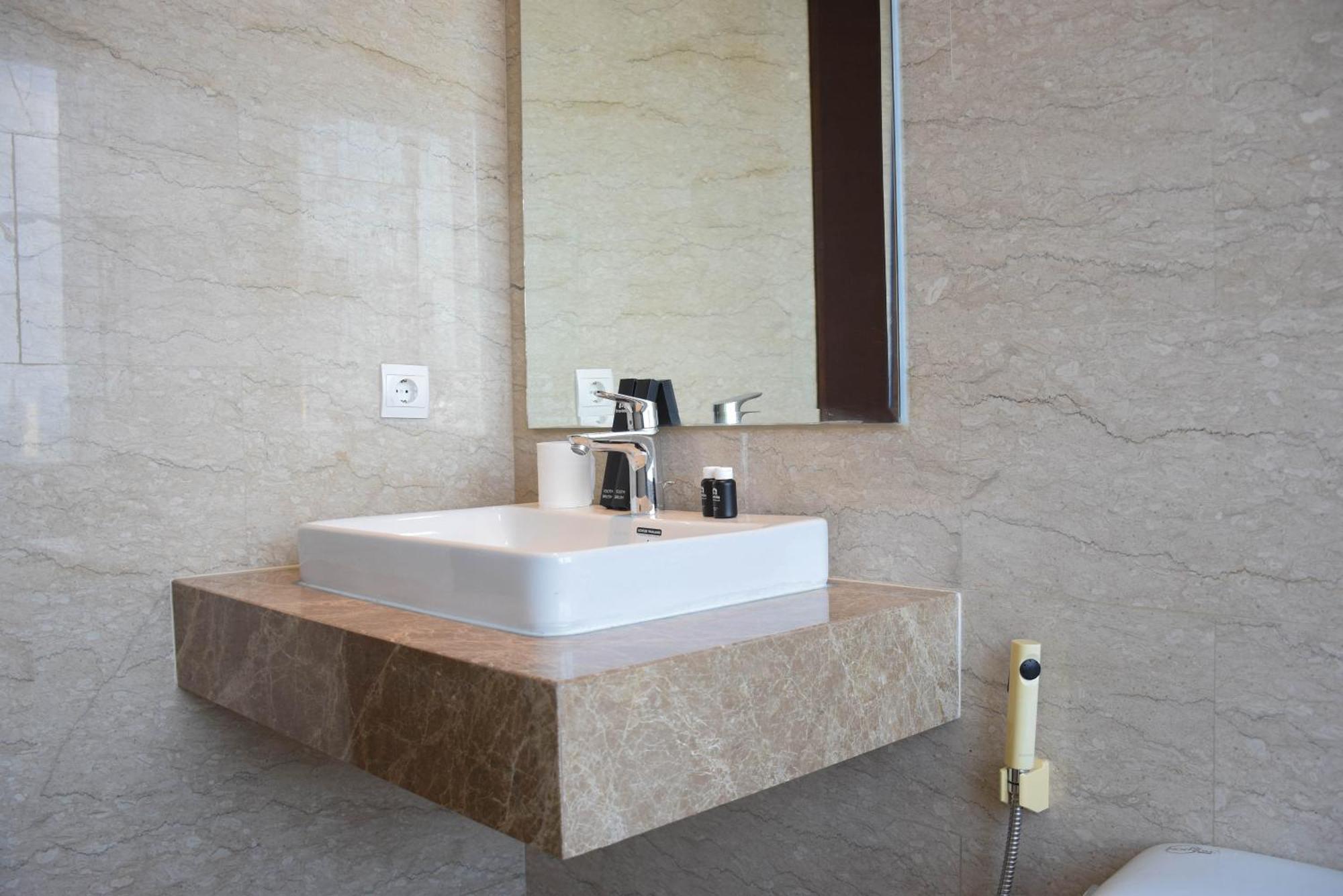 And Spacious 3br At Menteng Park By Travelio Appartement