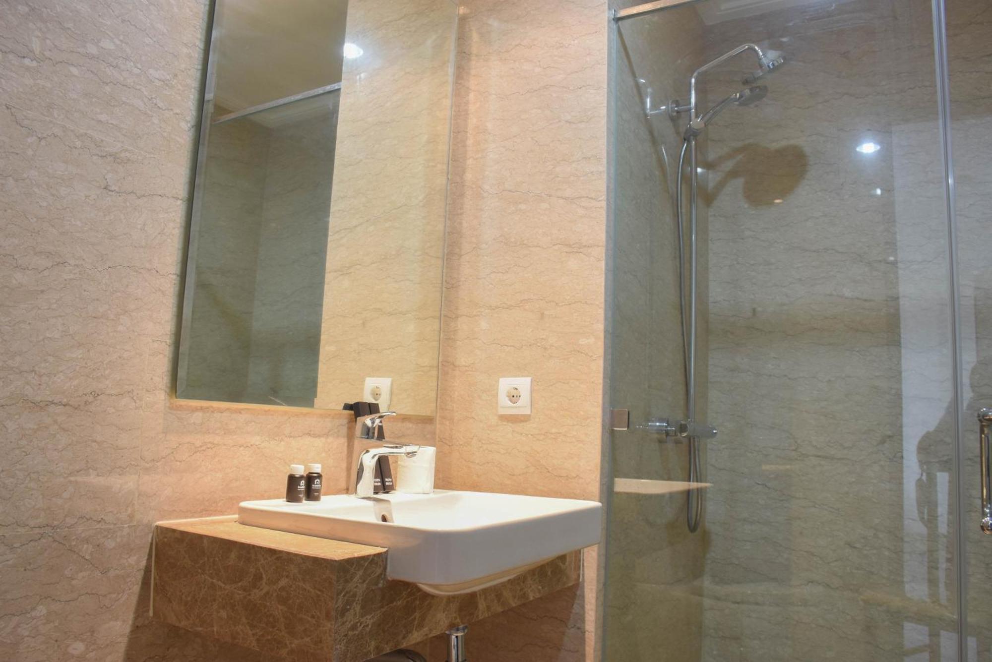 And Spacious 3br At Menteng Park By Travelio Appartement *