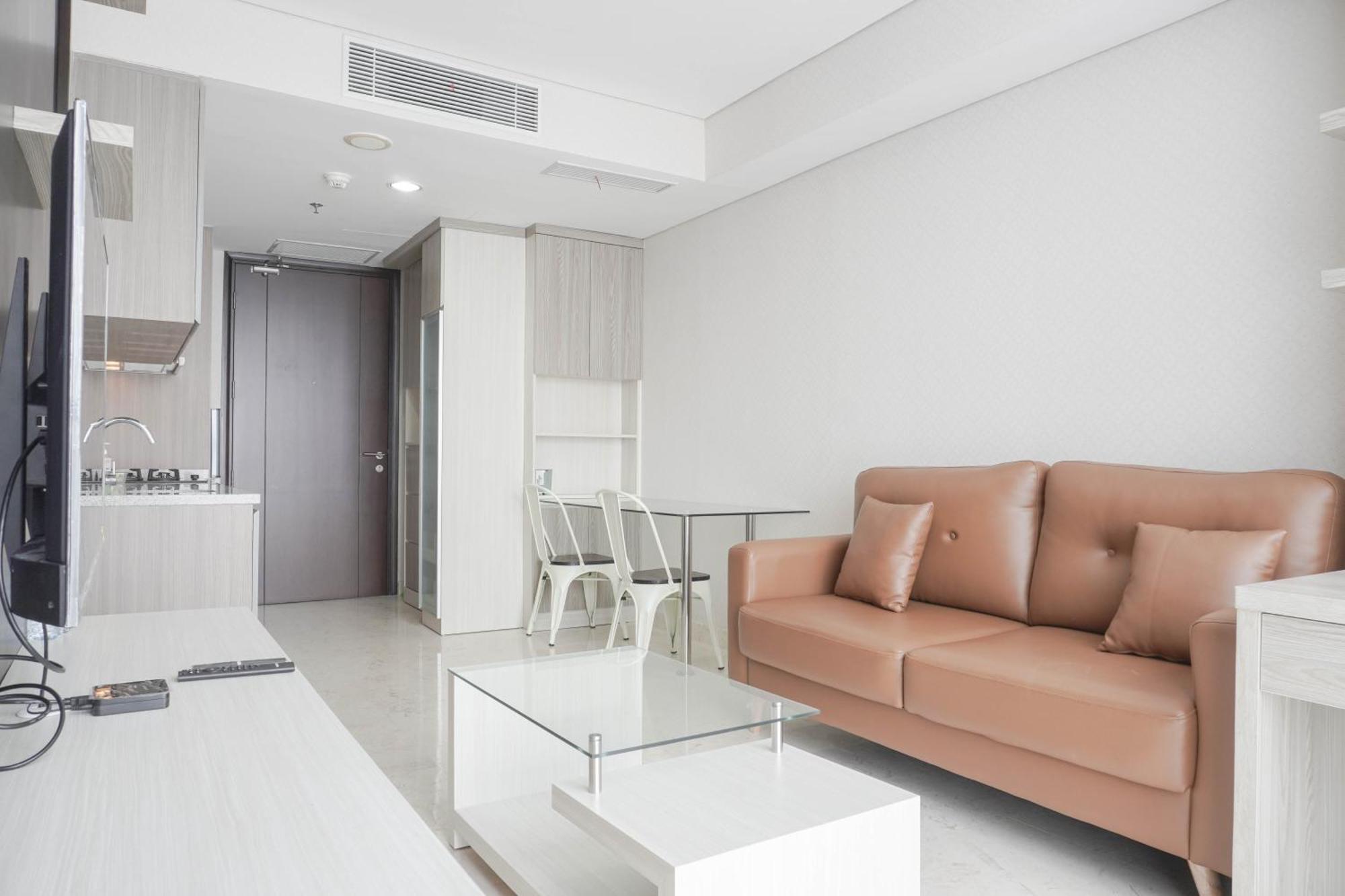 Stunning And Comfy 1br At Ciputra World 2 By Travelio Jakarta