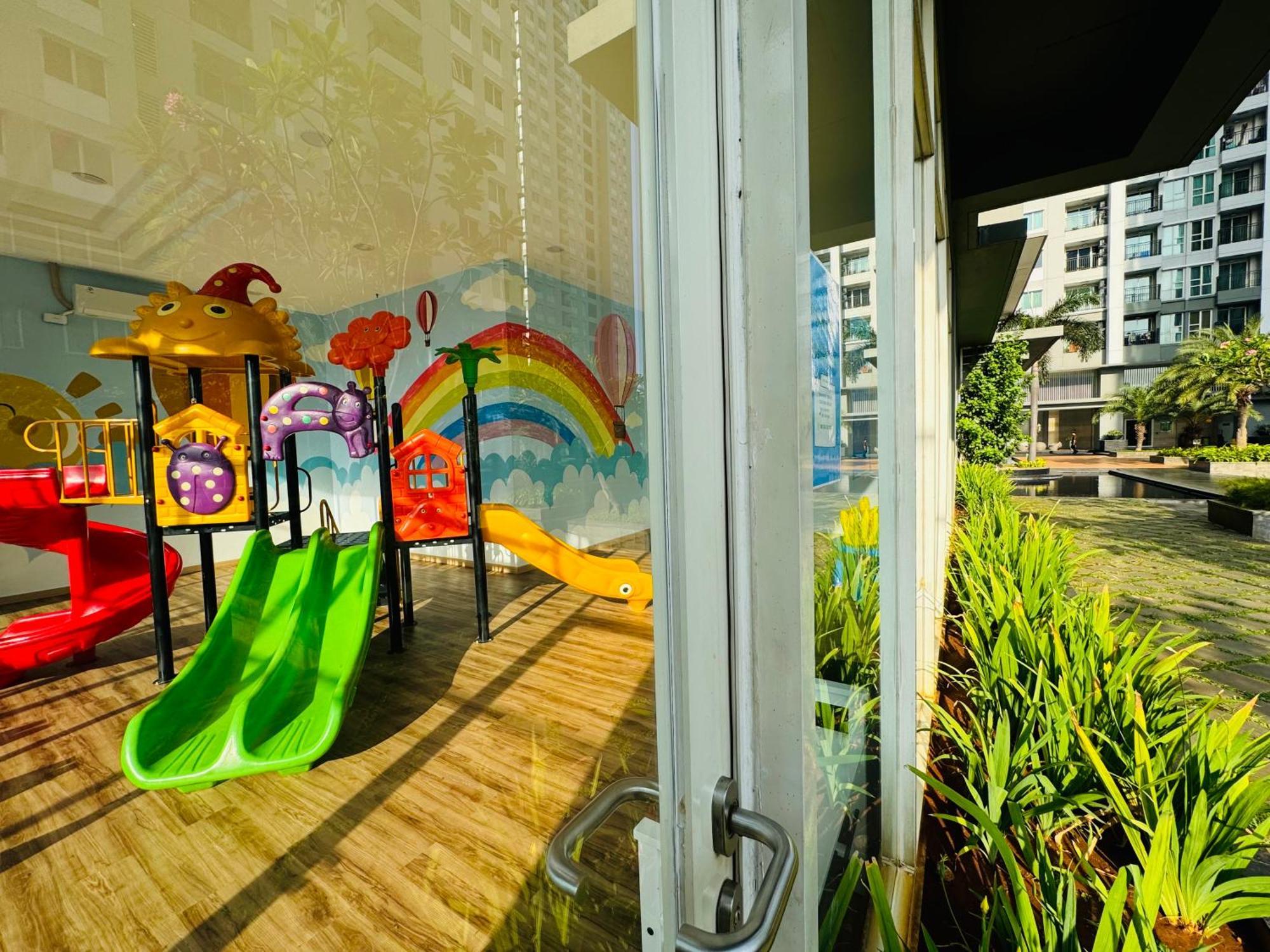 Emaar Moslem Friendly Stunning Comfy 2br At The Heart Of Apartment Jakarta