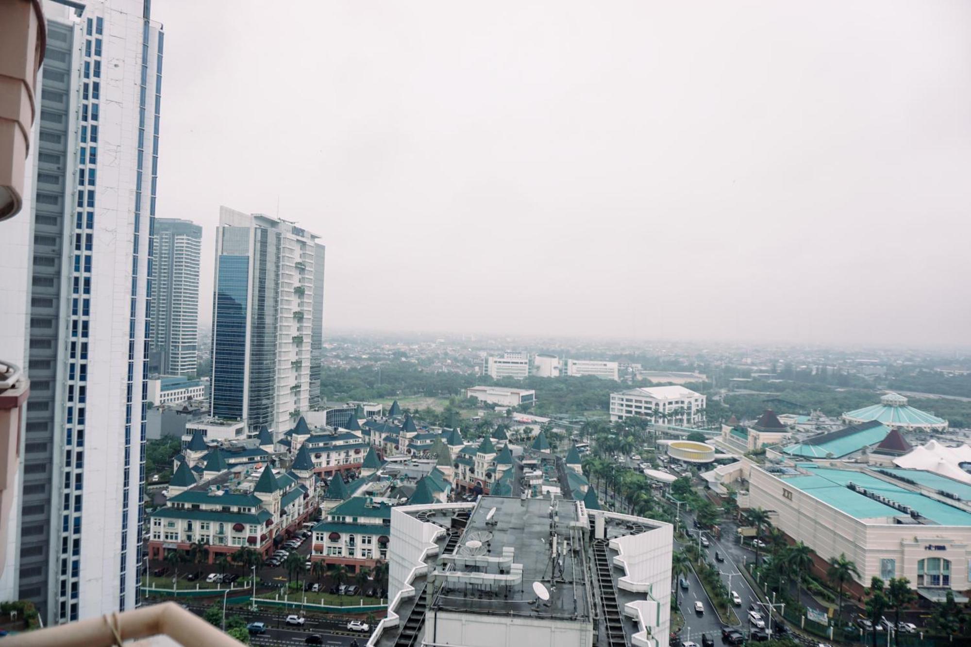Apartment Elegant And Comfortable 2br Puri Garden By Travelio
