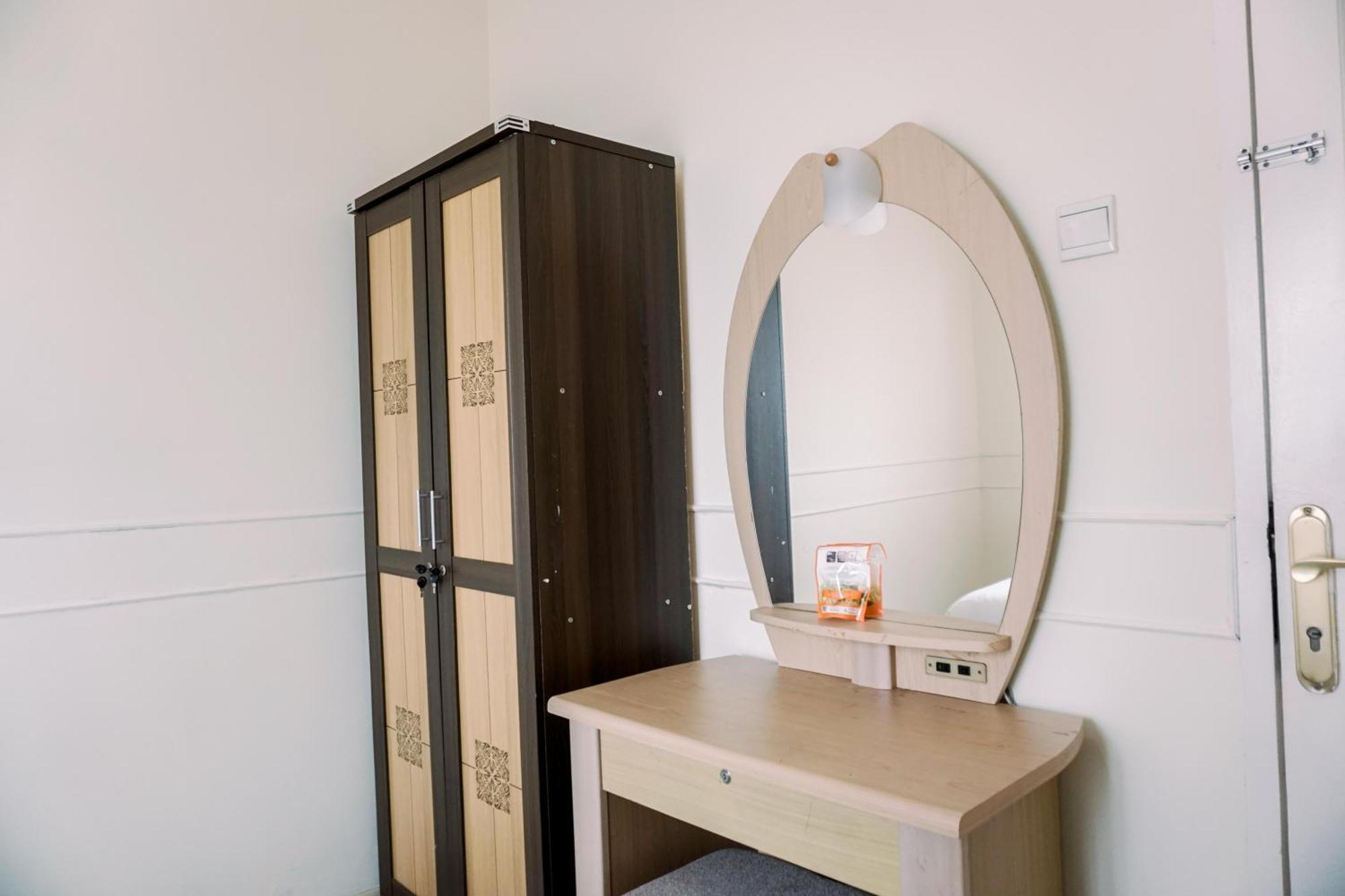 Elegant And Comfortable 2br Puri Garden By Travelio Apartment