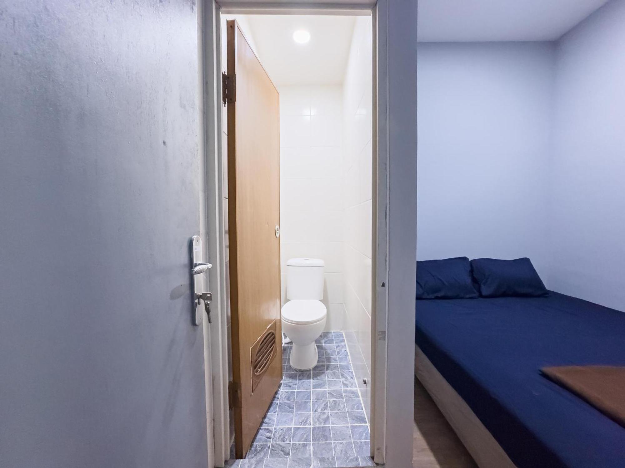 Beranda Istirahat Pluit Hostel *