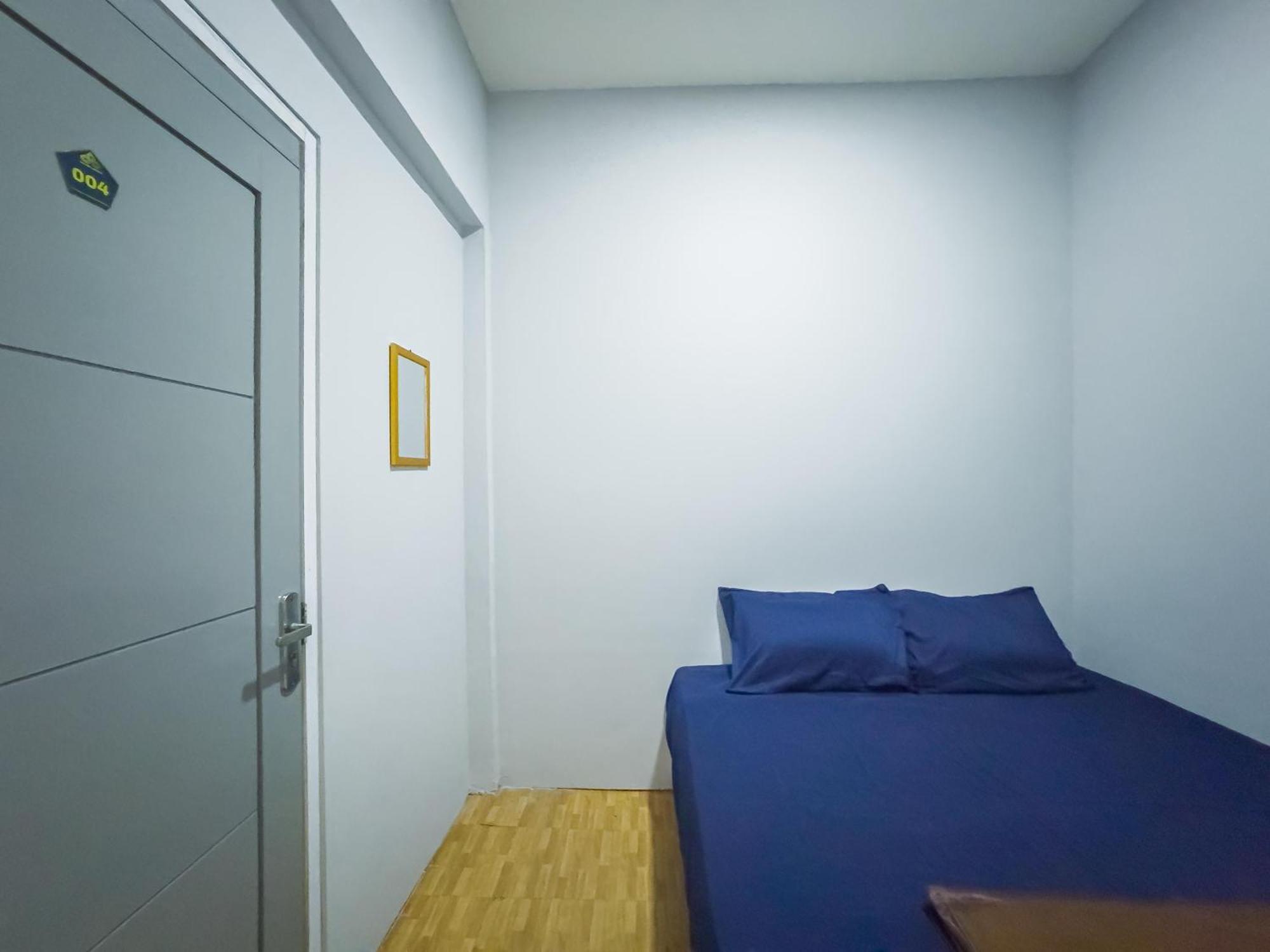 Beranda Istirahat Pluit Hostel Jakarta