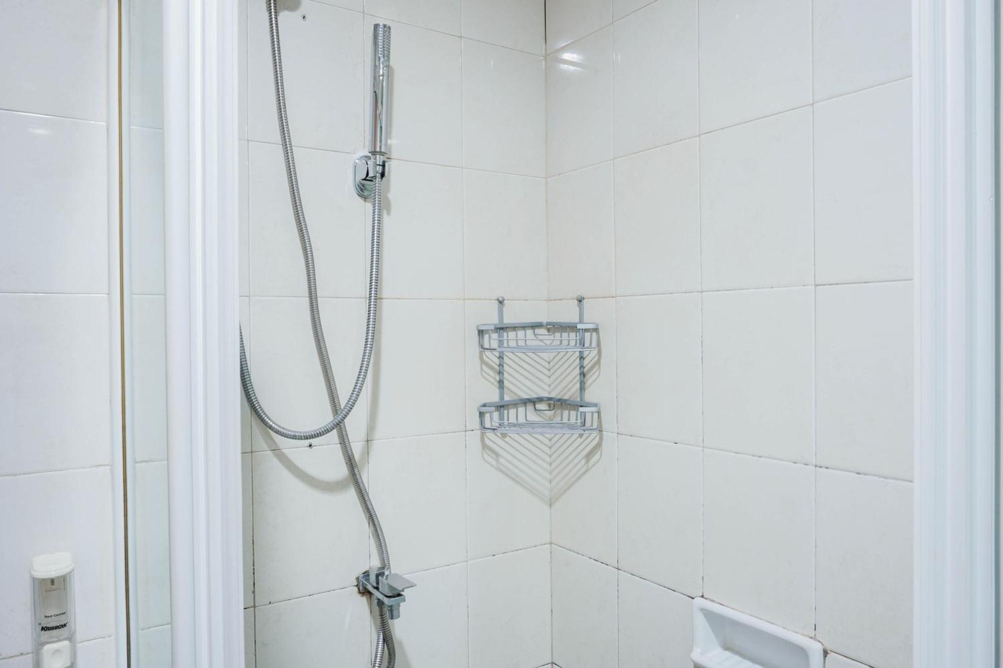 And Private 1br At Thamrin By Travelio Apartemen