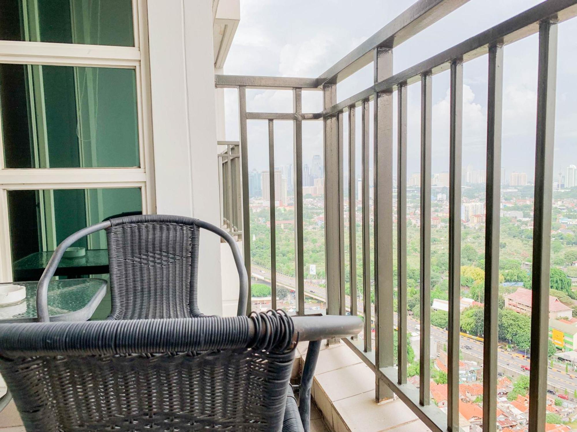 Apartment And Private 1br At Thamrin By Travelio *