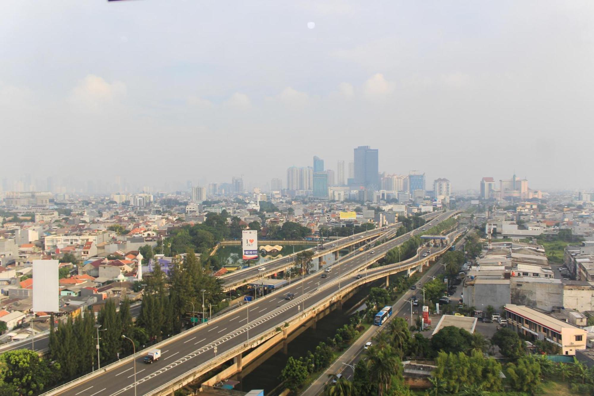 Price 1br With Extra At Menara Latumenten Grogol By Travelio Apartment