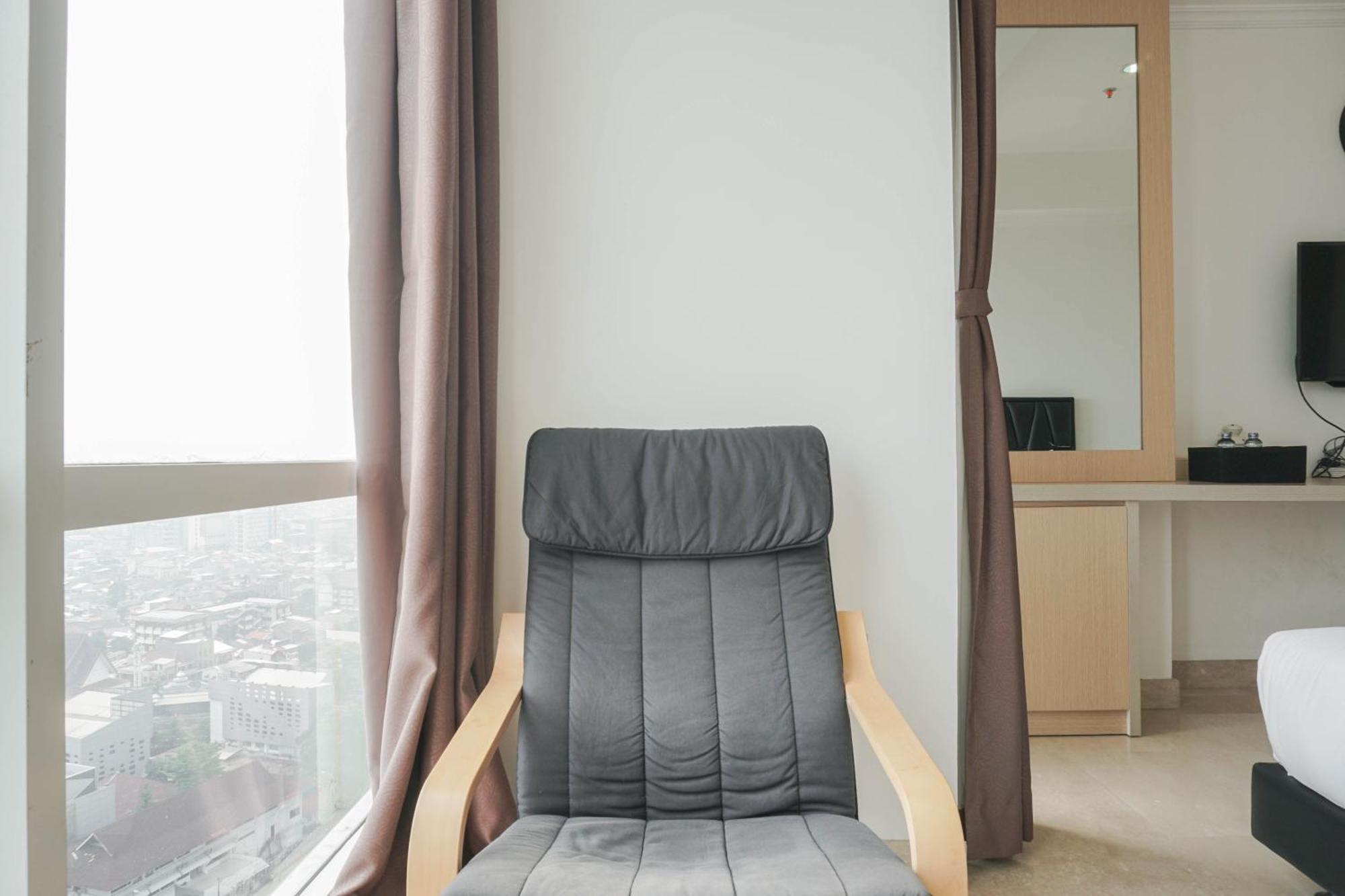 Minimalist And Strategic At Menteng Park By Travelio Apartment *
