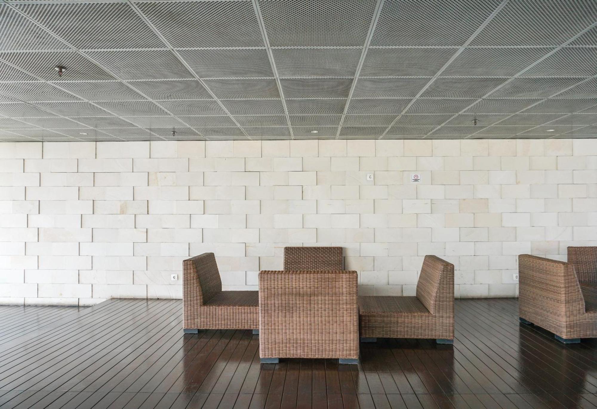 Apartment Minimalist And Strategic At Menteng Park By Travelio *