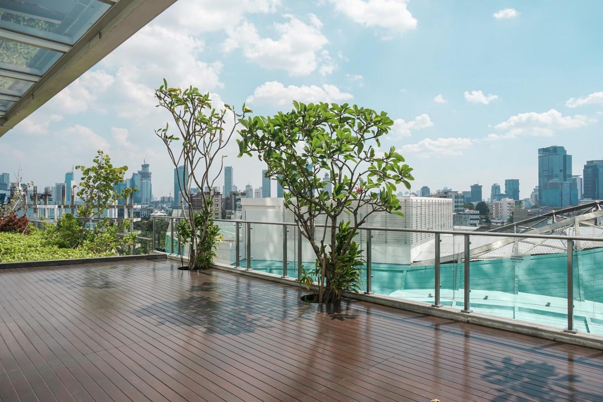Apartment Minimalist And Strategic At Menteng Park By Travelio *