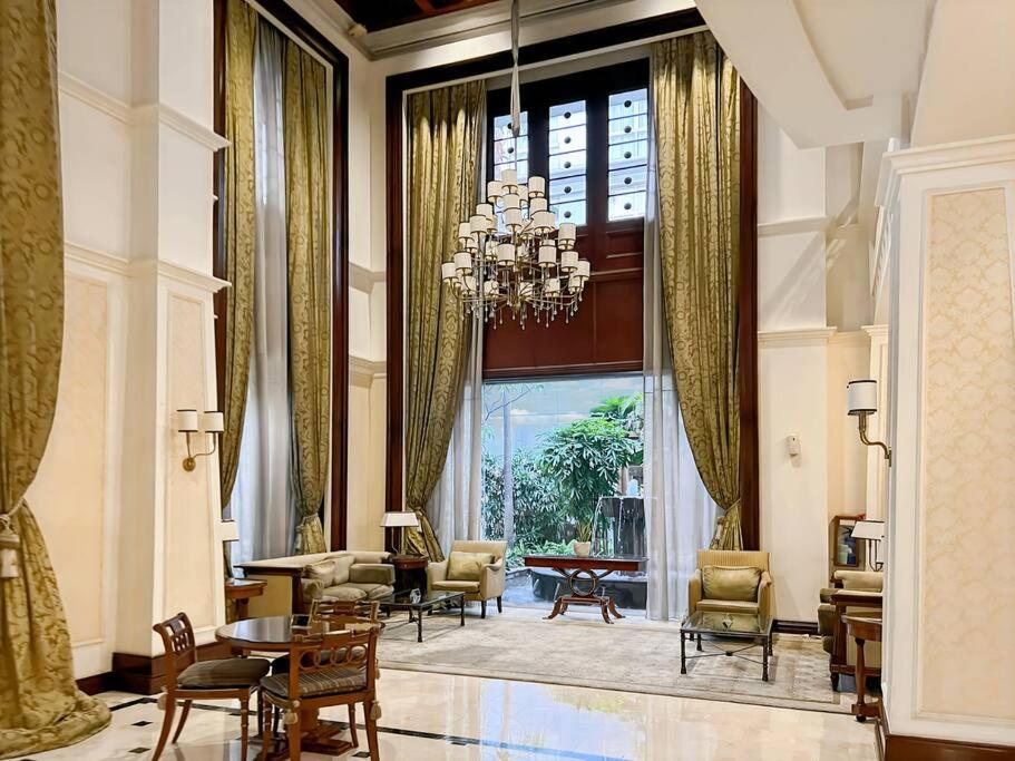 Apartment Large & Luxury Menteng Executive 3br With Pool, Gym Wi-fi By 2ndhome *