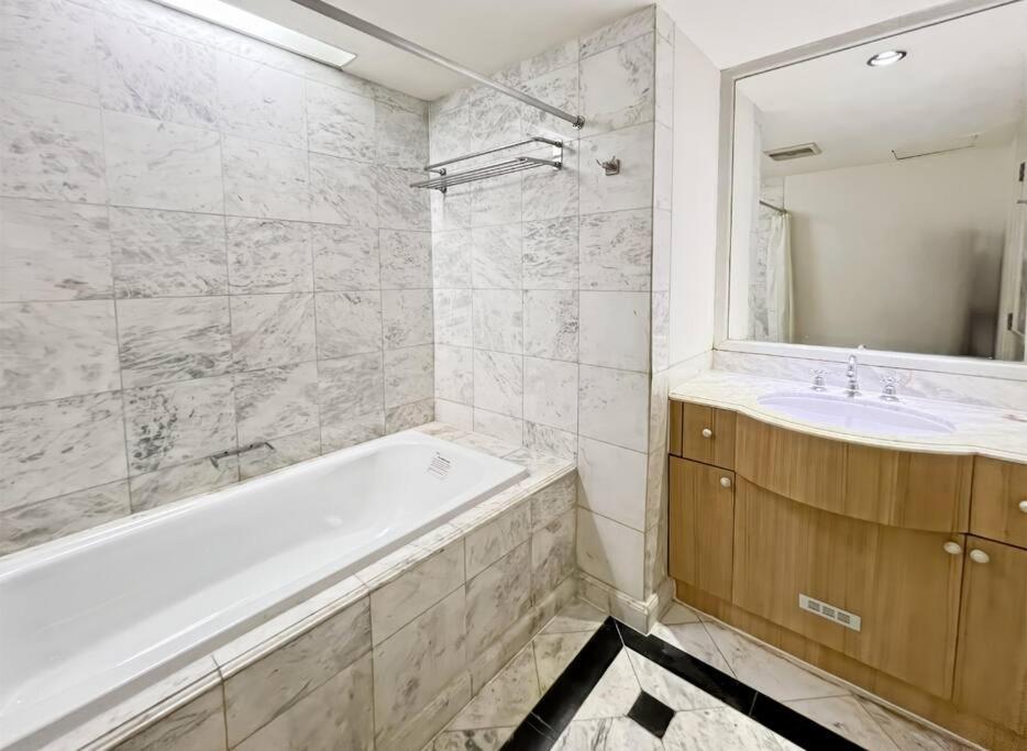 Large & Luxury Menteng Executive 3br With Pool, Gym Wi-fi By 2ndhome * Jakarta