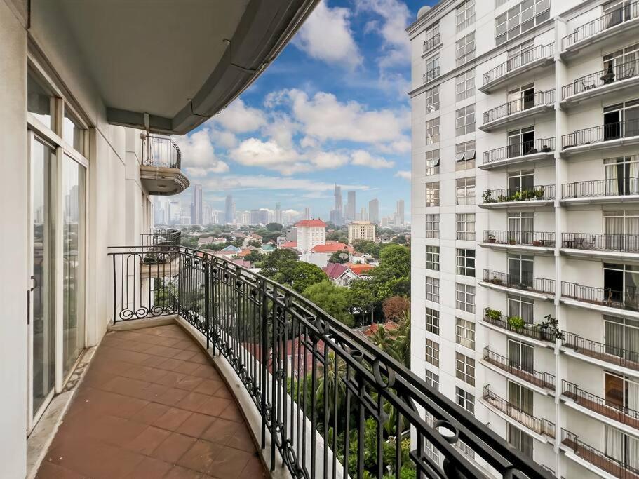 Apartment Large & Luxury Menteng Executive 3br With Pool, Gym Wi-fi By 2ndhome *