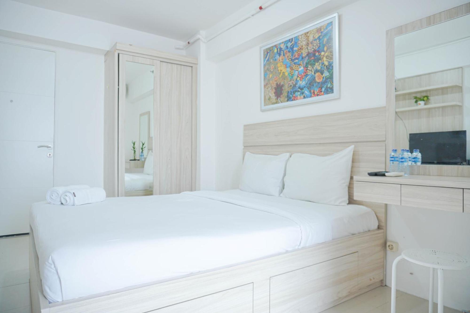 Apartment Cozy And Homey At Bassura By Travelio