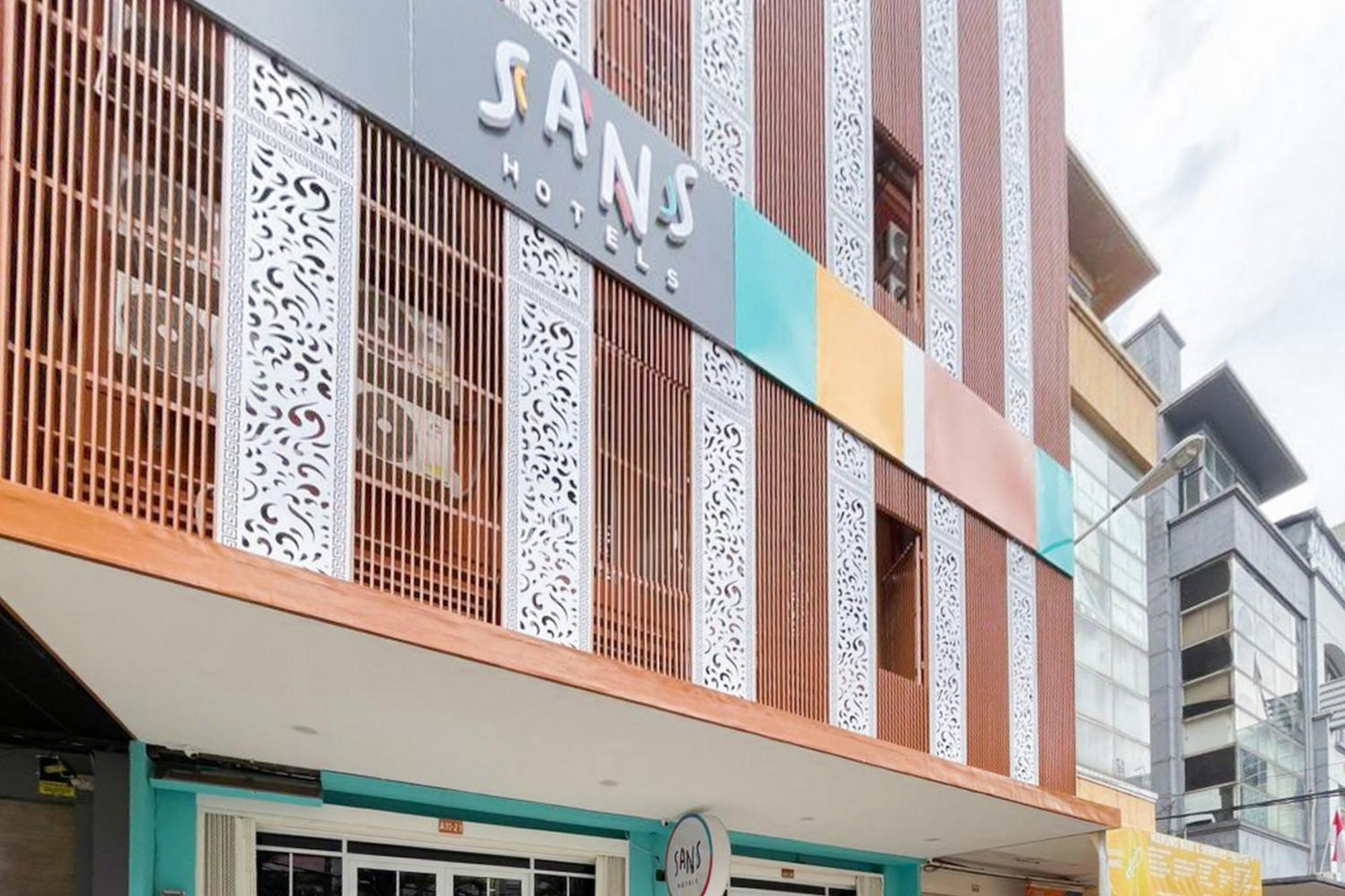 Sans Cengkareng Hotel 3*
