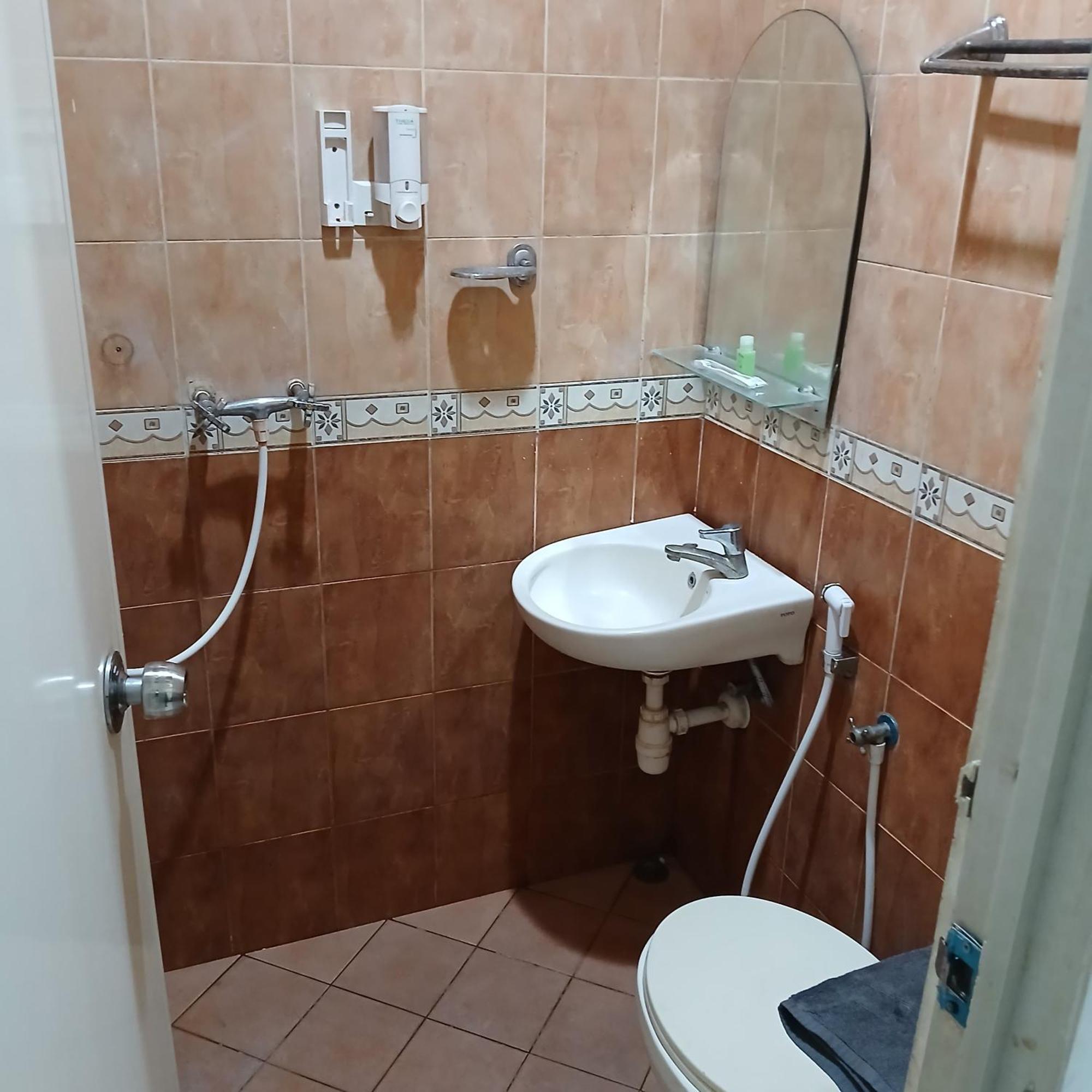 Ketapang Hotel *