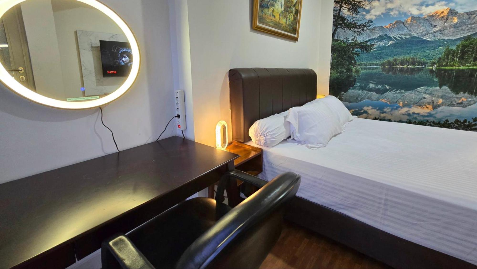 Sea View With Bridge At Gold Coast Pik High Floor Apartment *