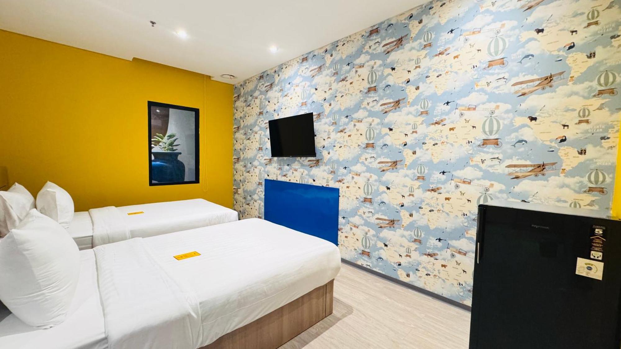 Resort Yellow Bee Cililitan Jakarta