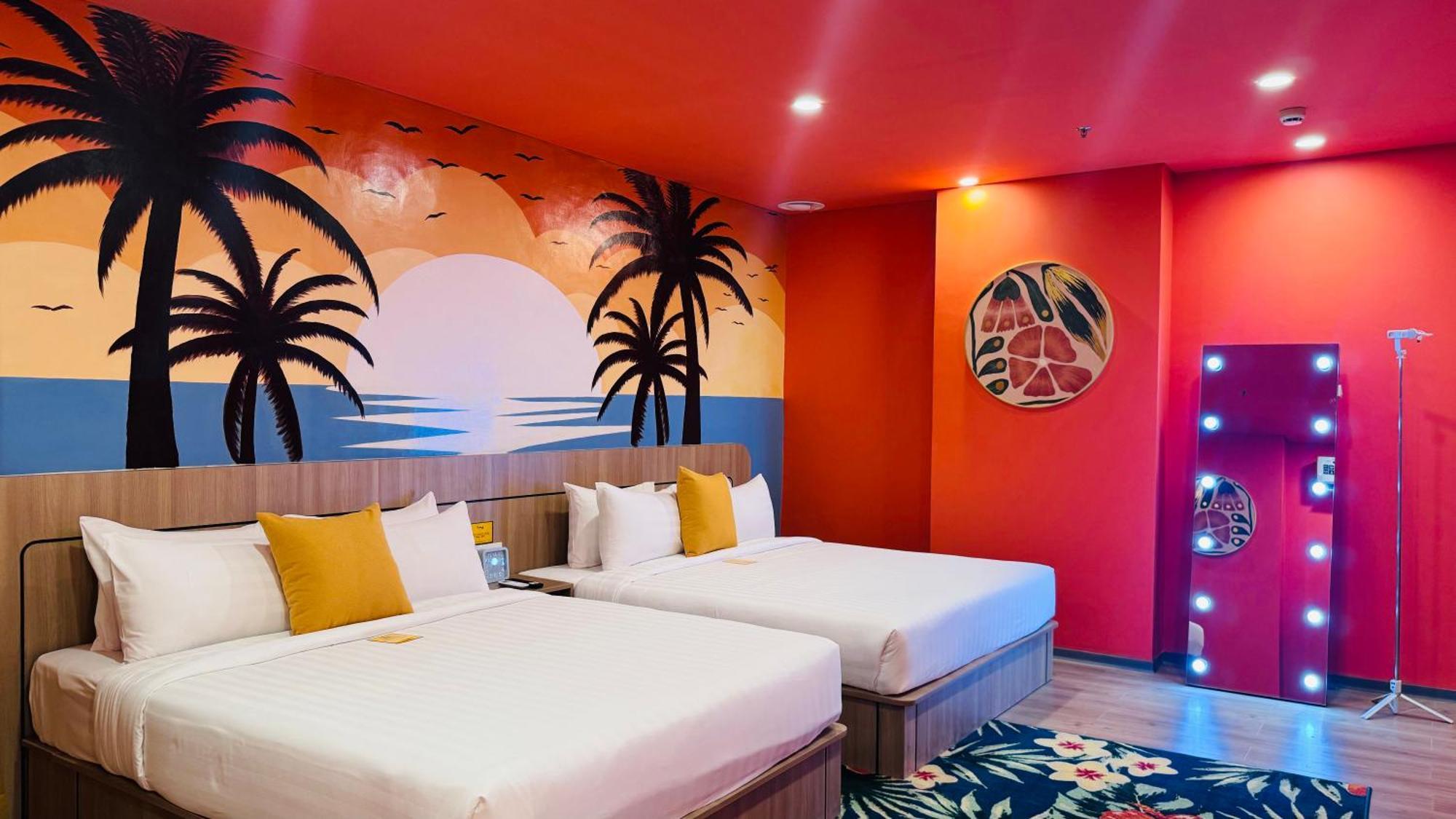 Resort Yellow Bee Cililitan 4*