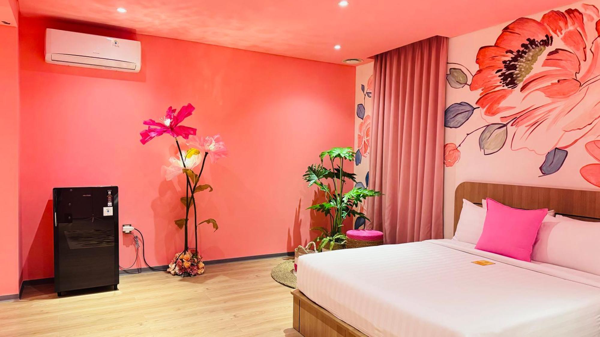 Resort Yellow Bee Cililitan Jakarta