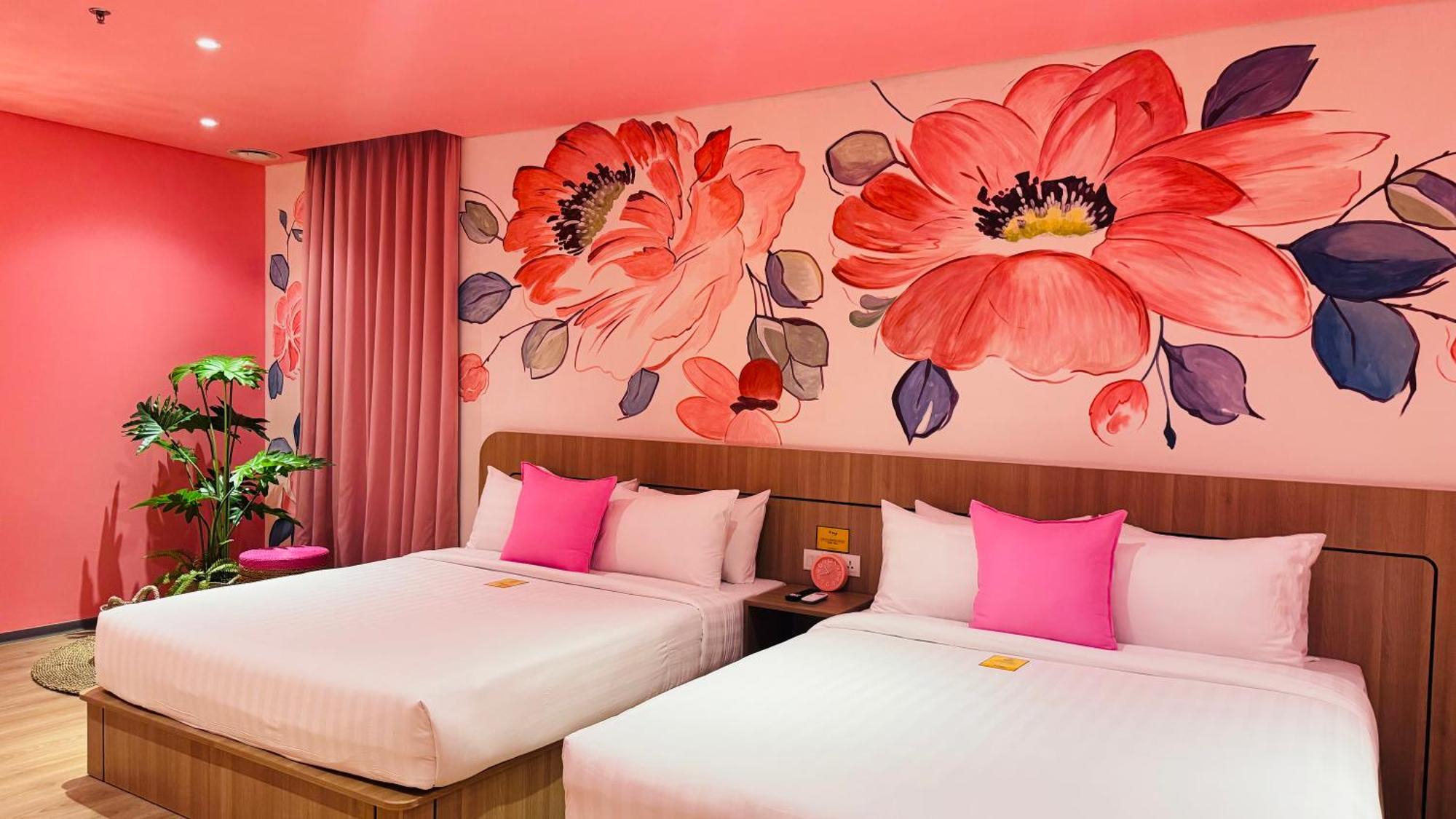 Resort Yellow Bee Cililitan 4*