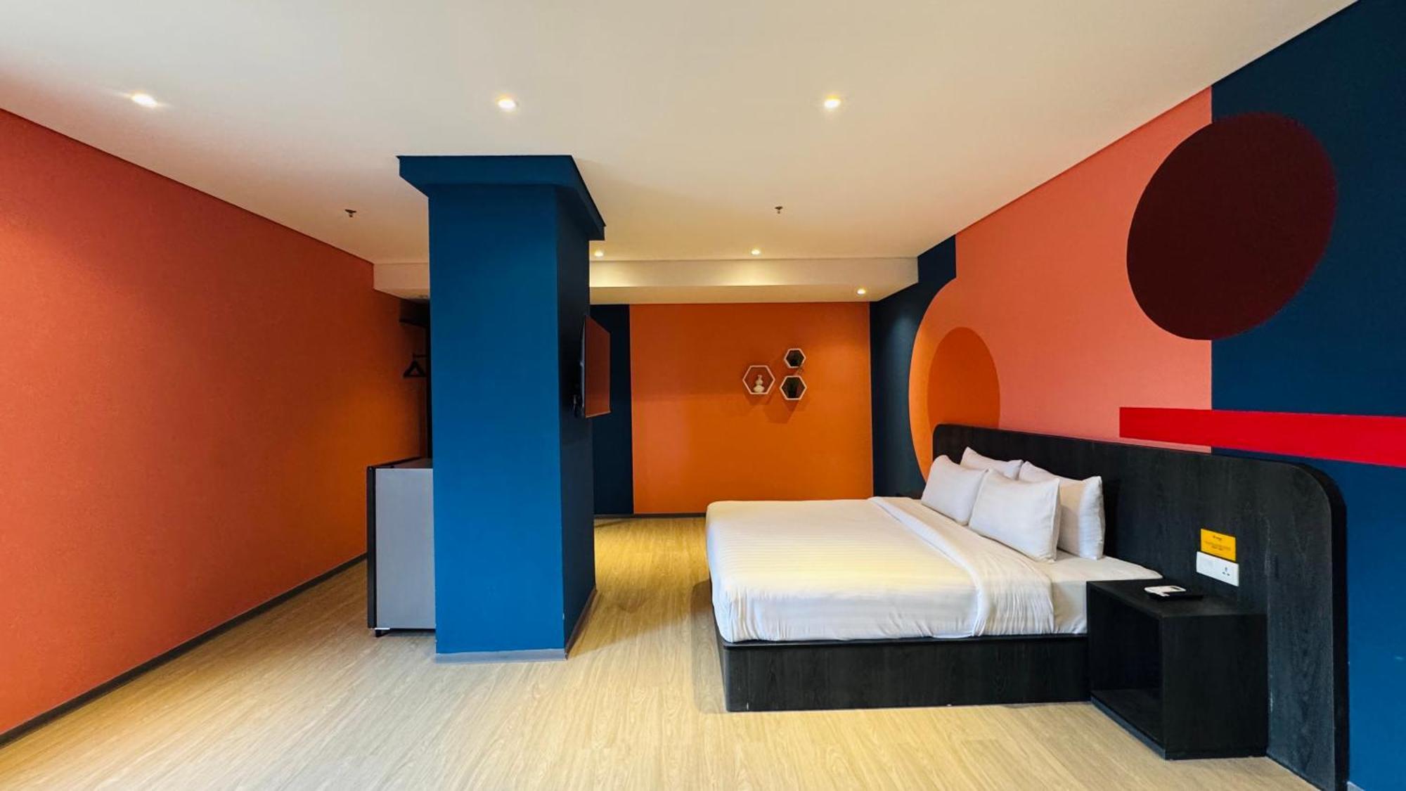 Yellow Bee Cililitan 4*