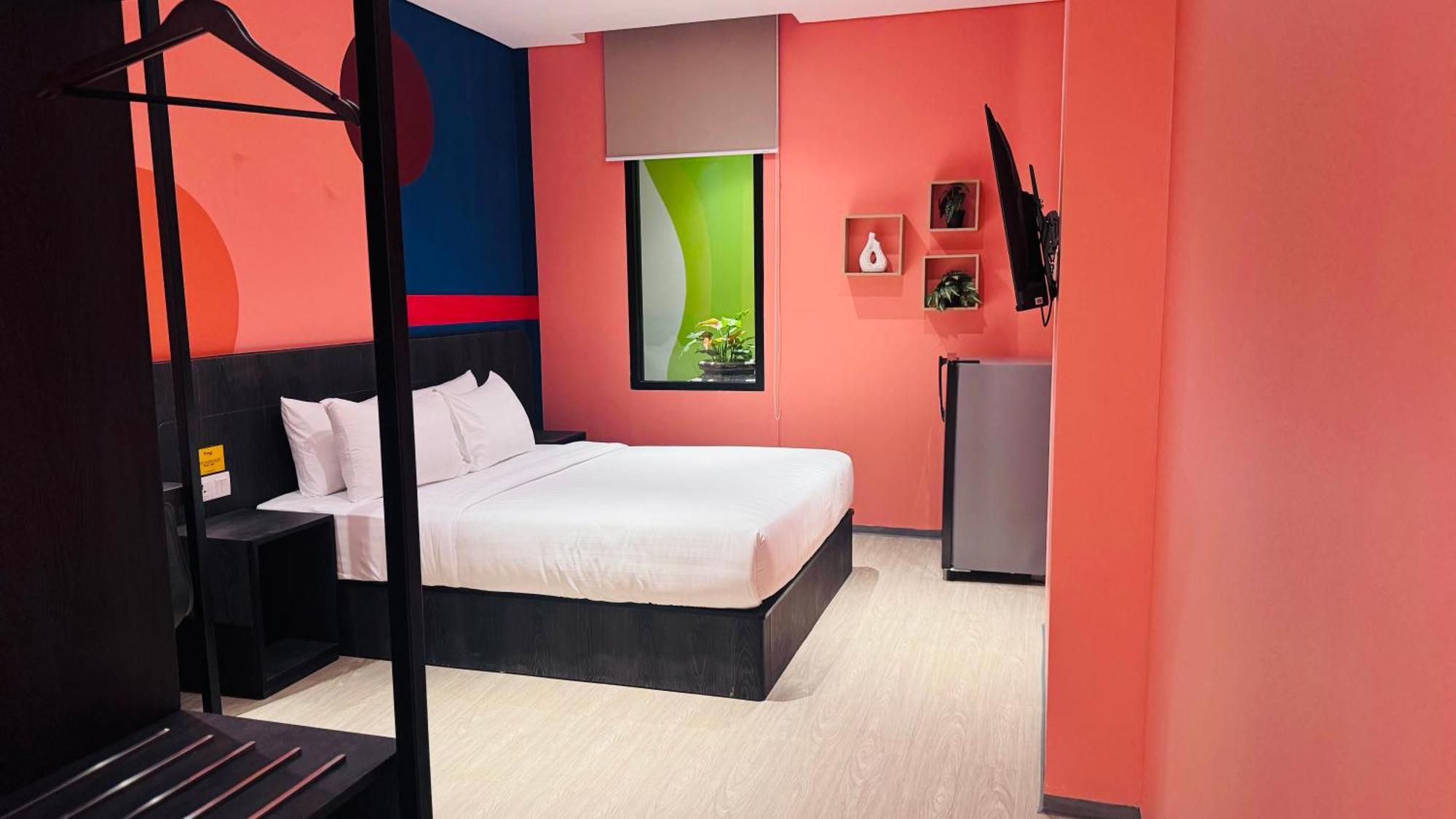 Yellow Bee Cililitan 4*