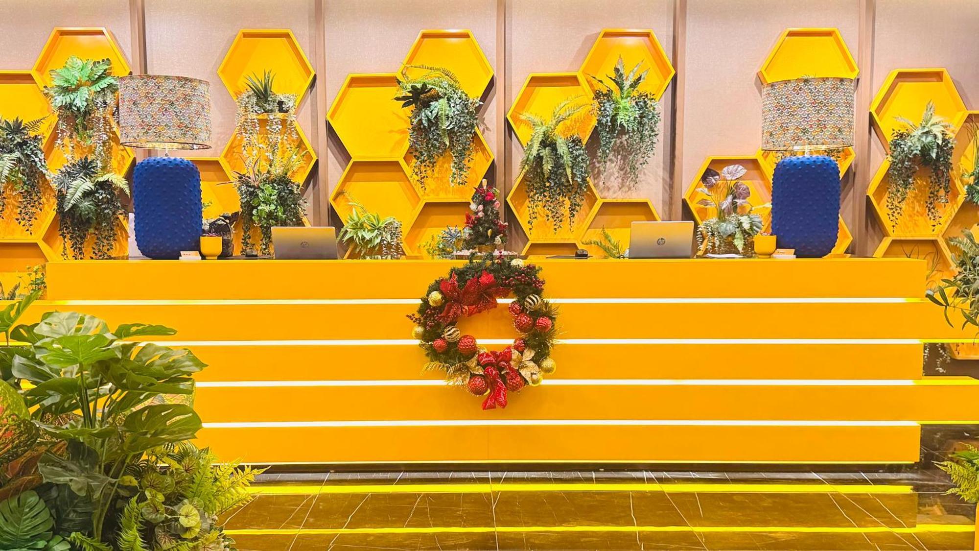 Resort Yellow Bee Cililitan Jakarta