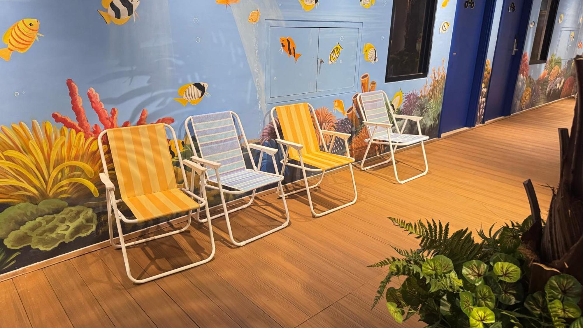 Resort Yellow Bee Cililitan 4*