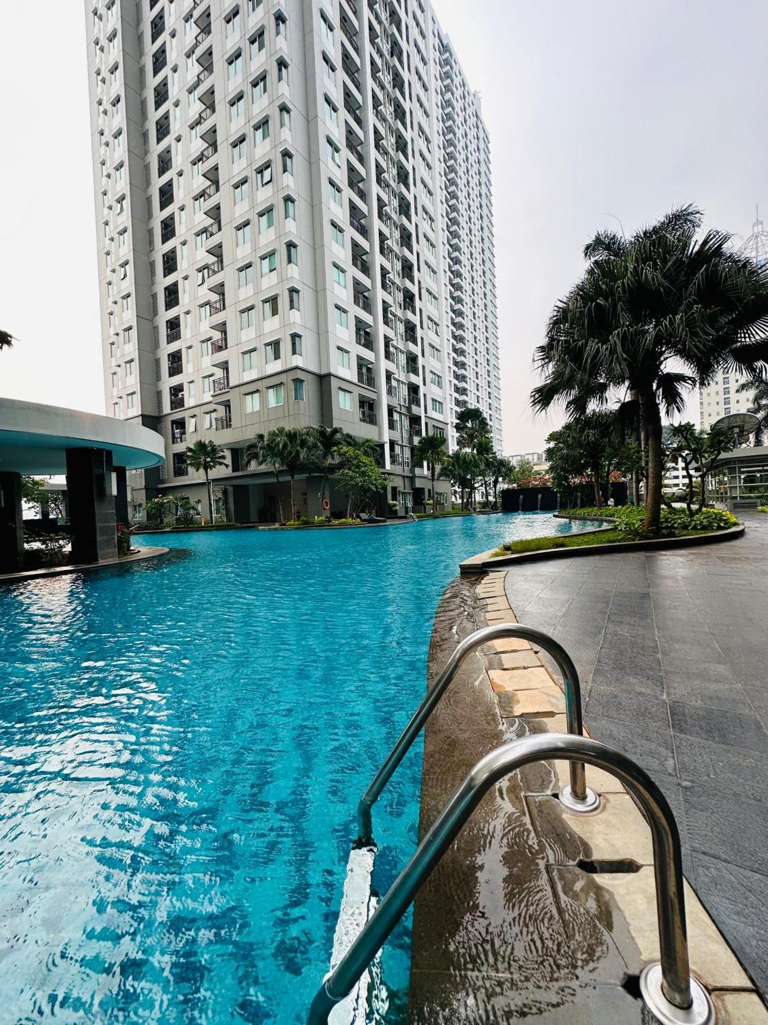 Stunning Comfy Spacious At The Heart Of Apartment *