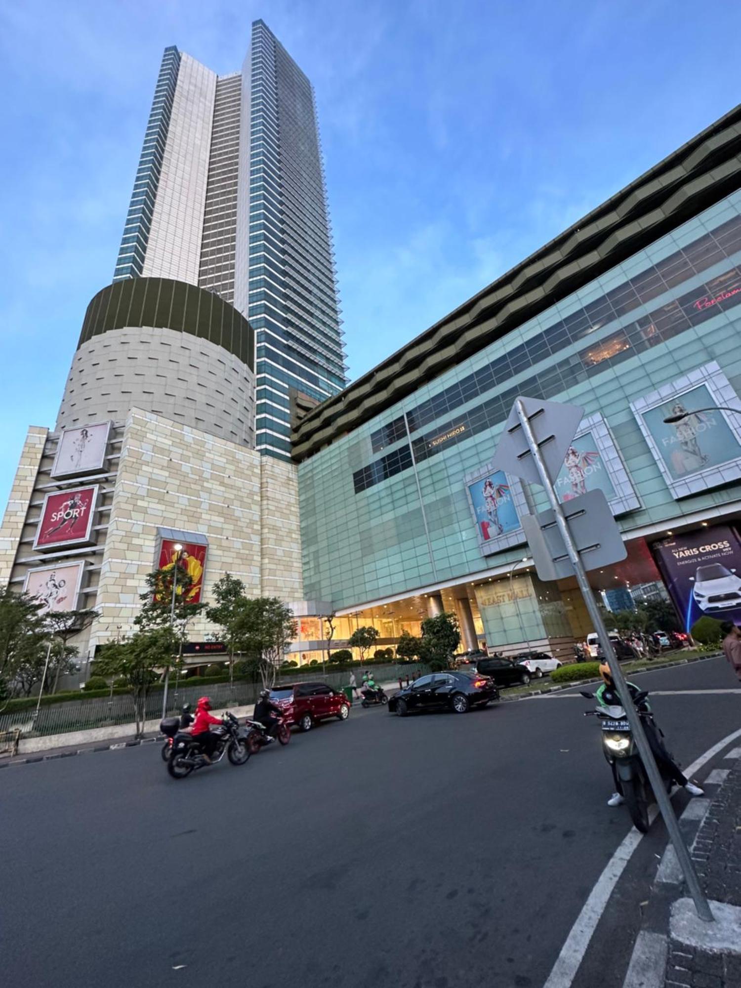 Stunning Comfy Spacious At The Heart Of Jakarta