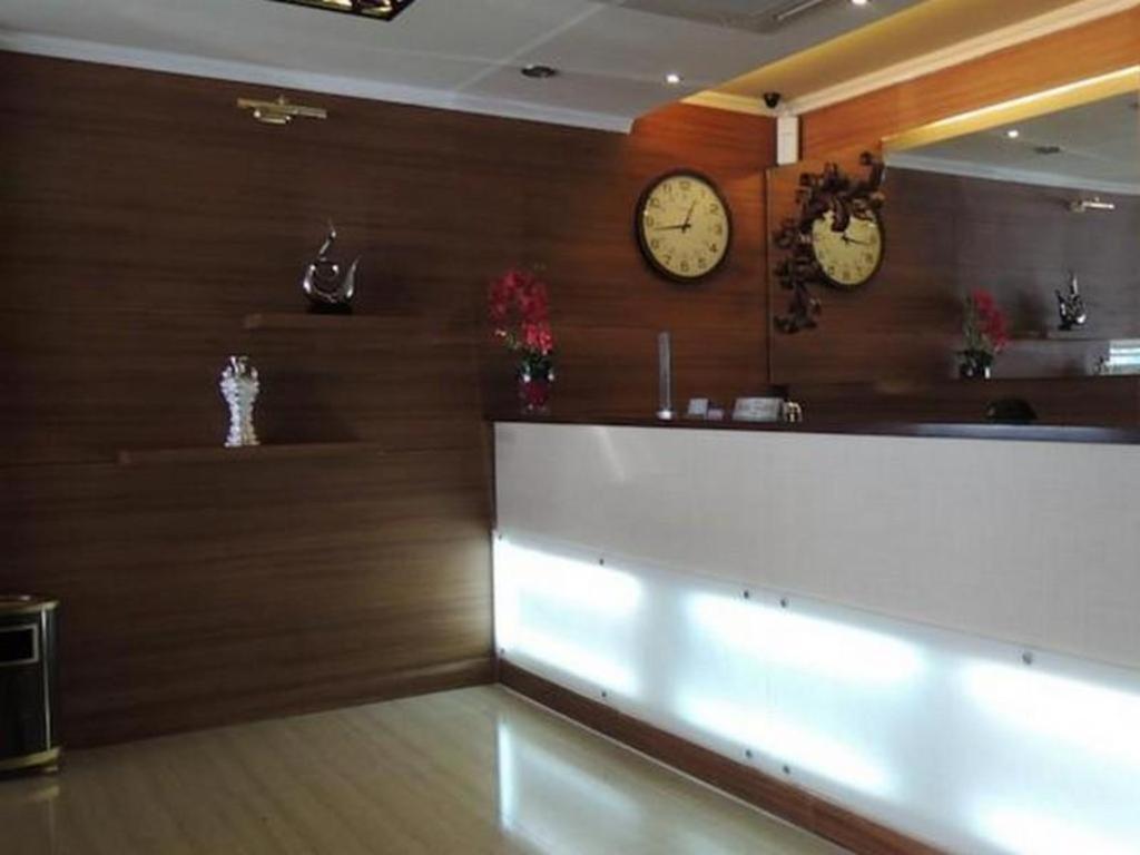 Khách sạn California Jakarta