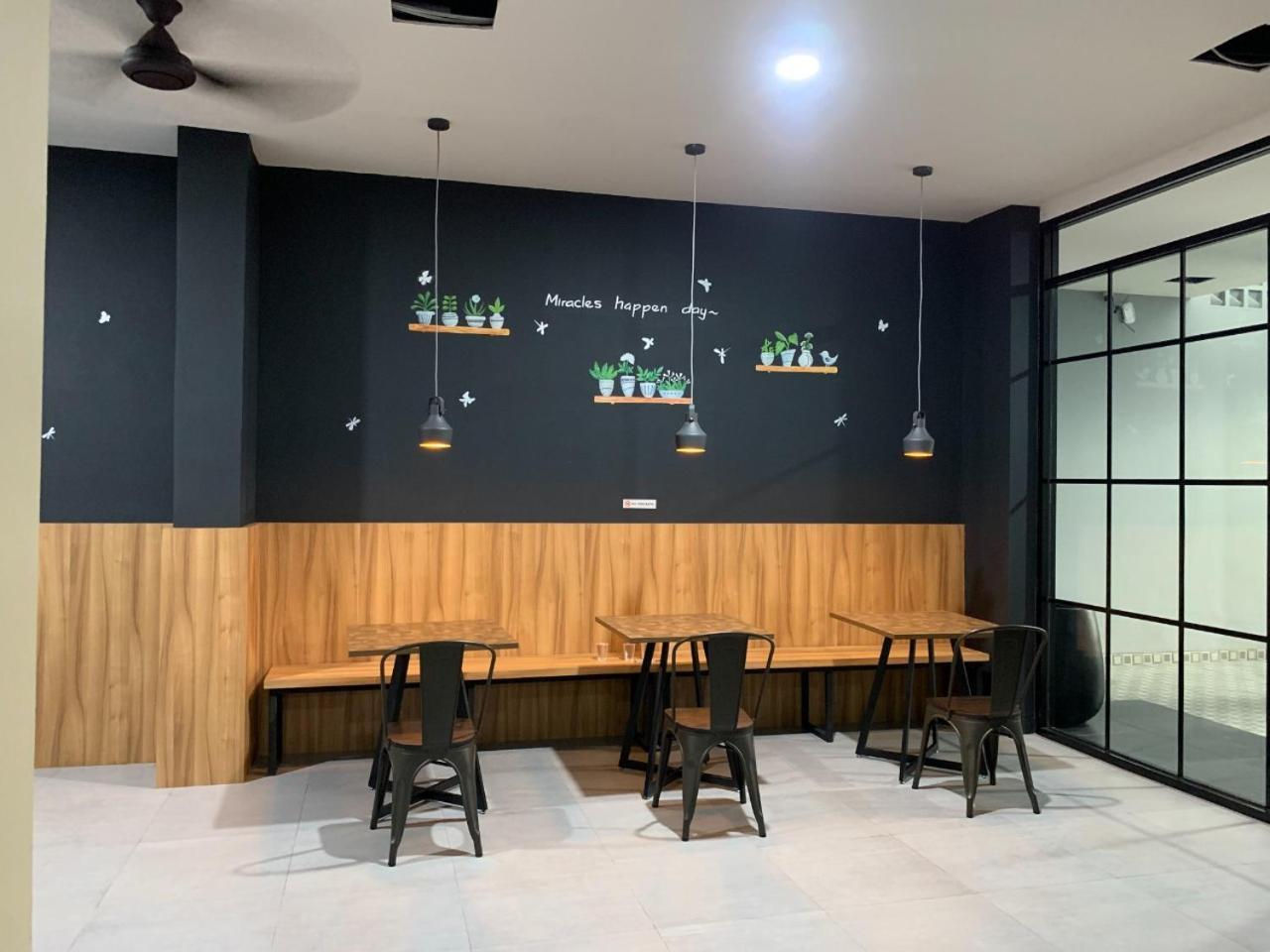 Beranda Istirahat Meruya Jakarta