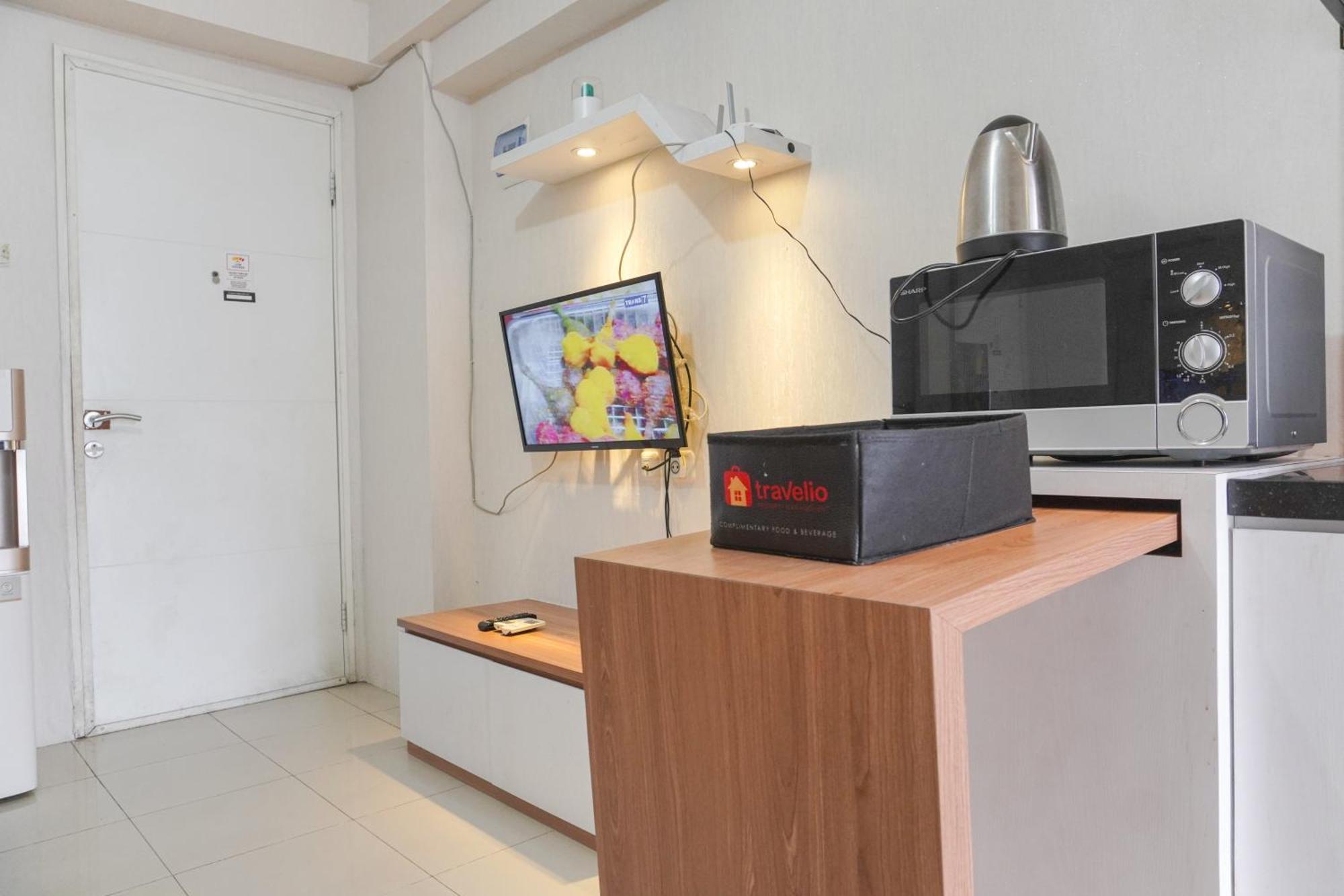 Apartment Elegant And Comfy 2br Above Mall At Bassura By Travelio Jakarta