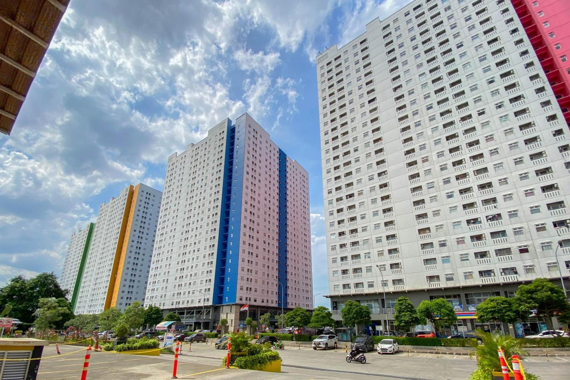 Apartment Cozy 2br At 28th Floor Pramuka By Travelio *