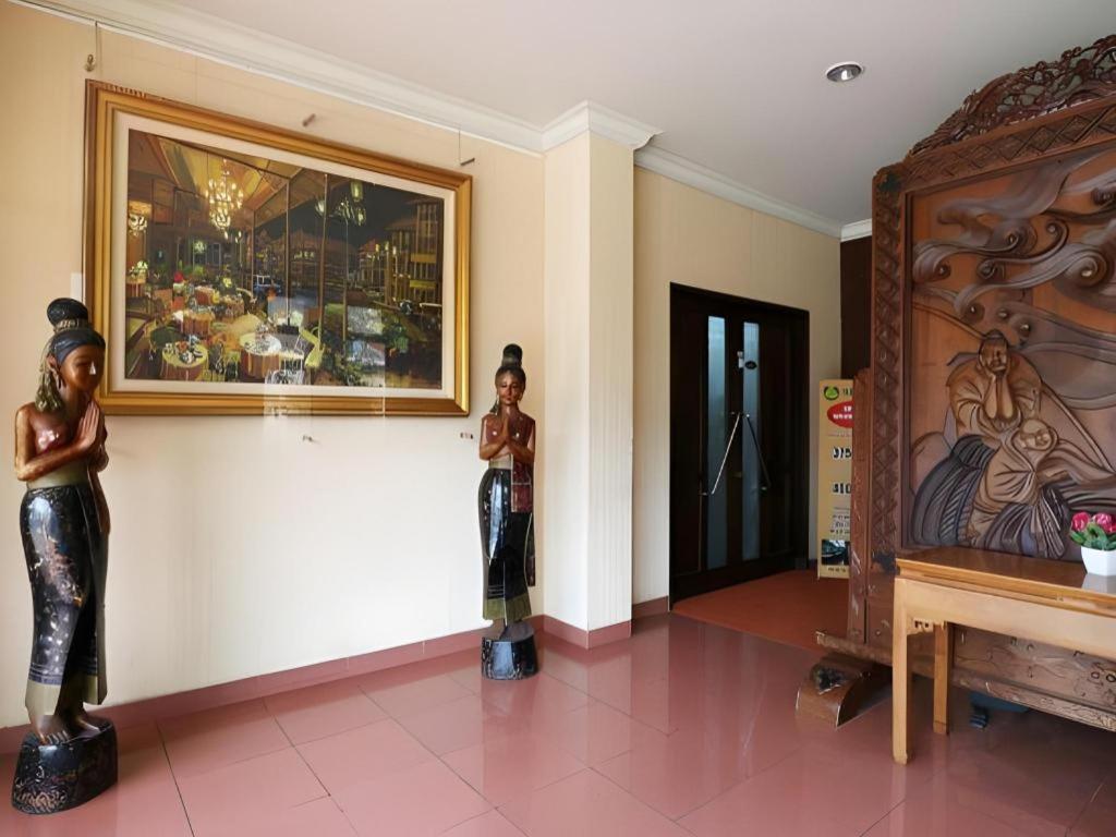 Hotel 678 Kemang Powered By Cocotel 3*