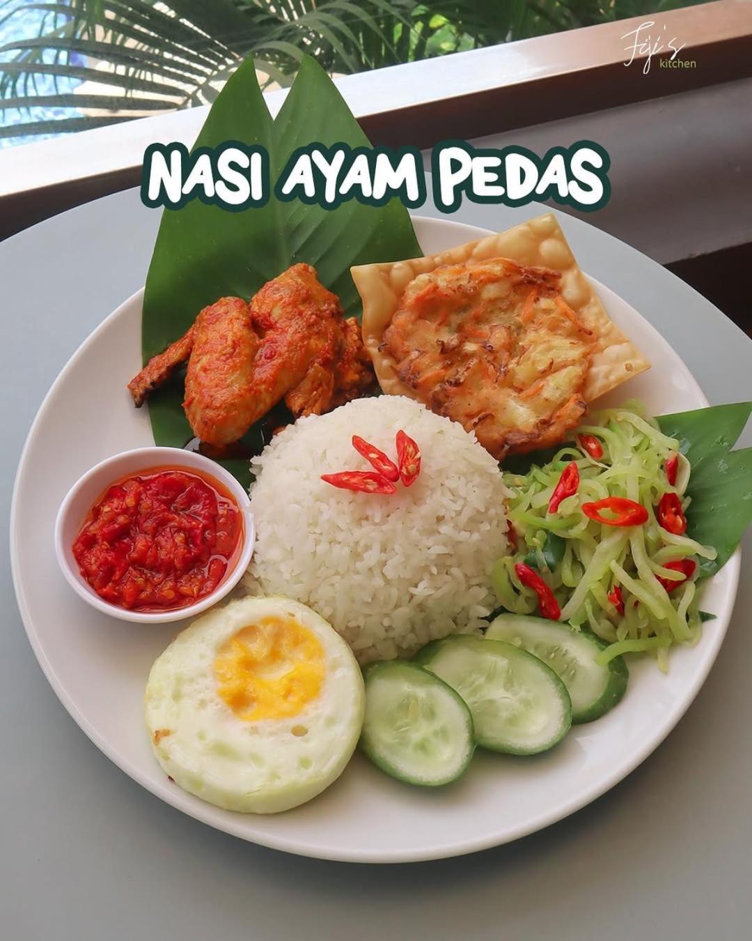 Ndalem Bu Fit *