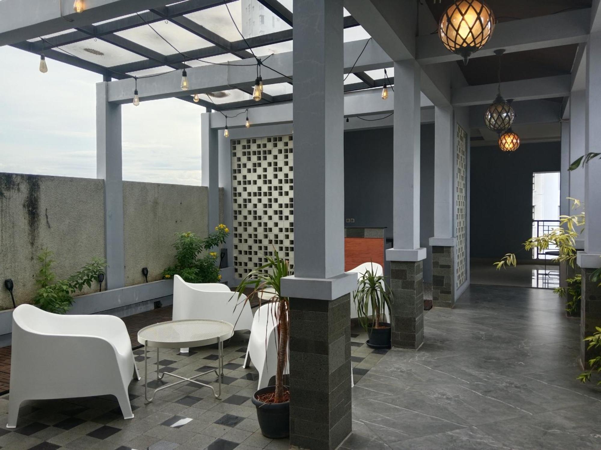 Denz Premiere Salemba Hotel 3*